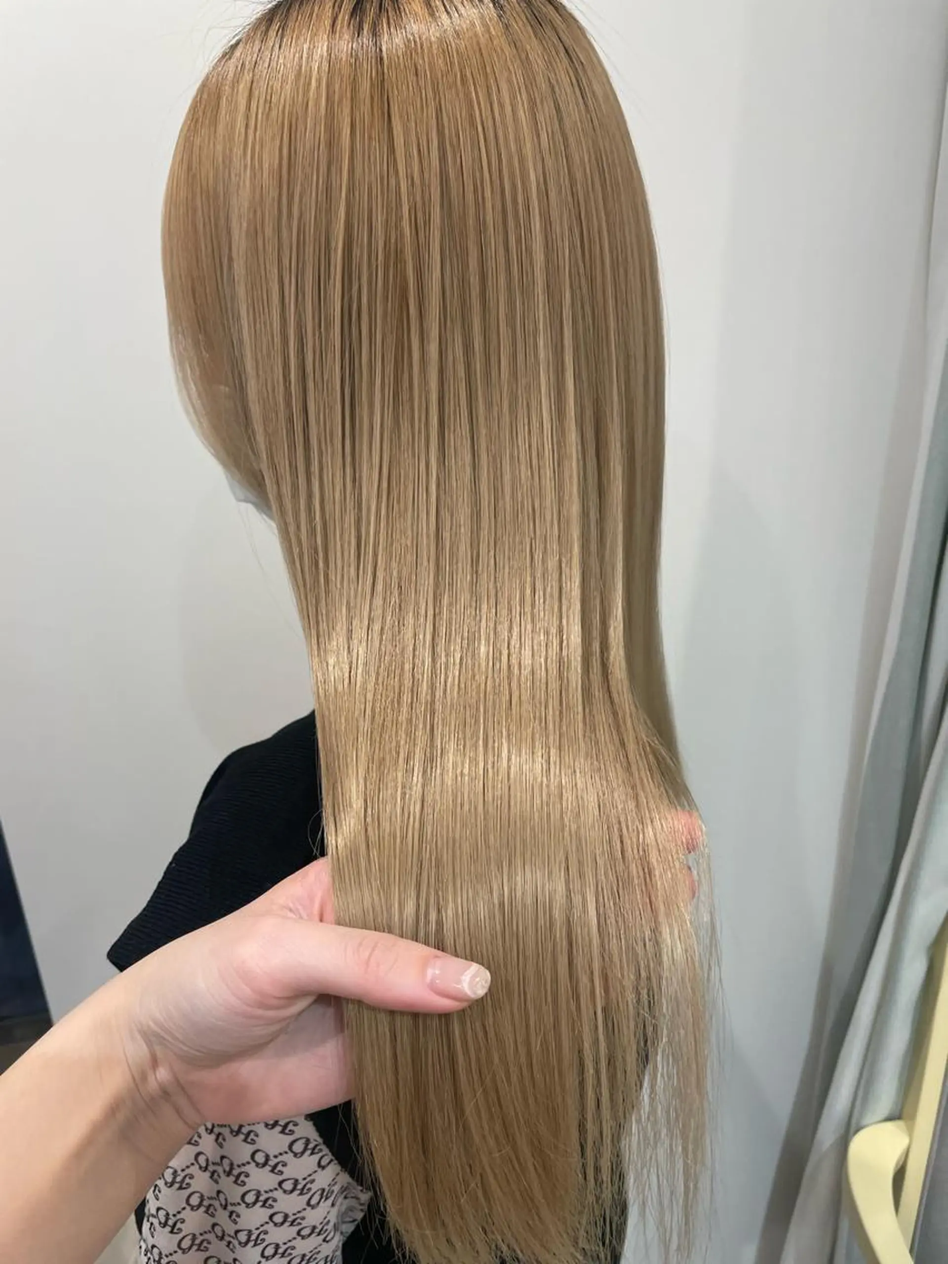 ロング 韓国レイヤーカット/ ダブルカラーのヘアスタイル