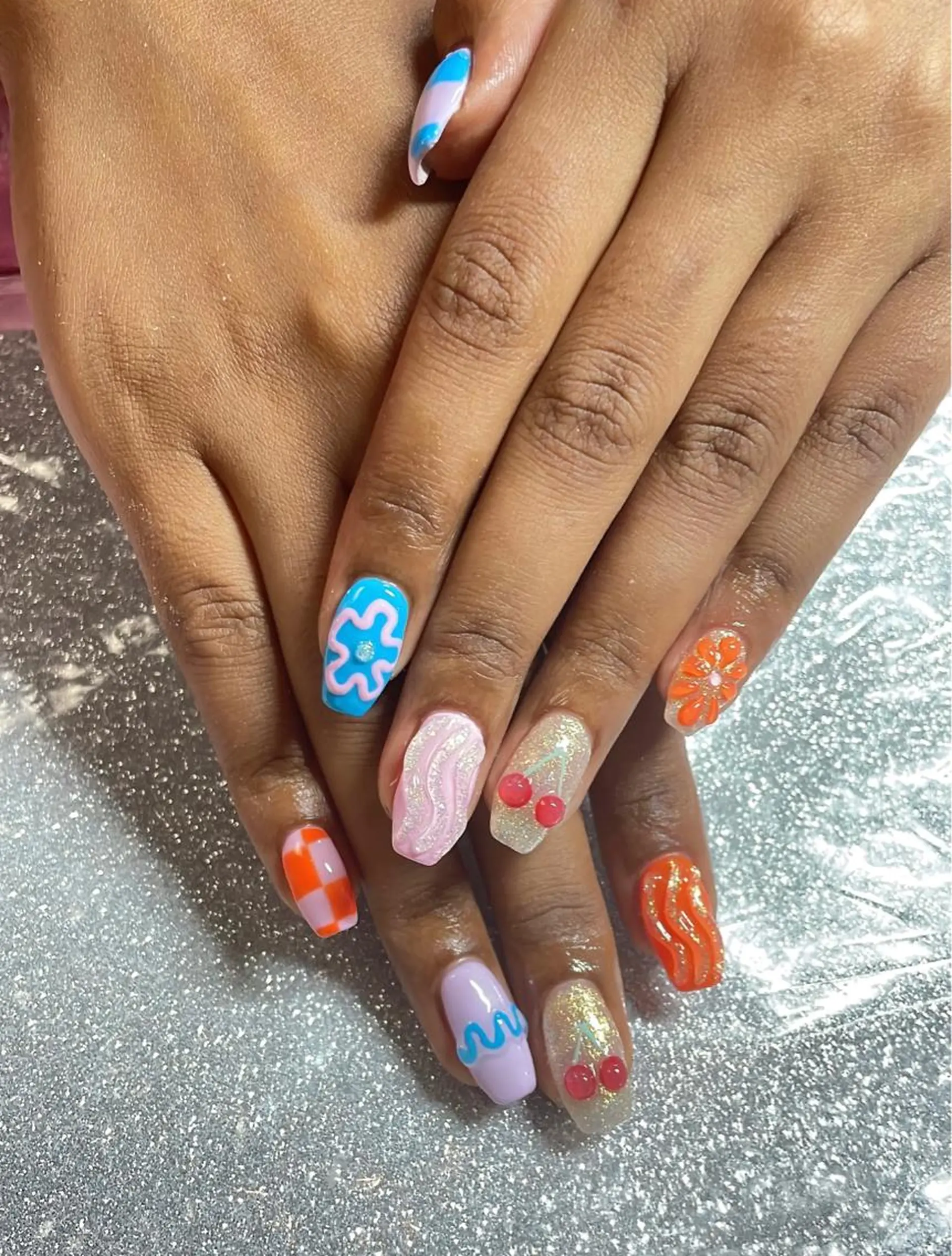 ネイル ハンドネイル VIERU 🌈🎀💖のネイルデザイン