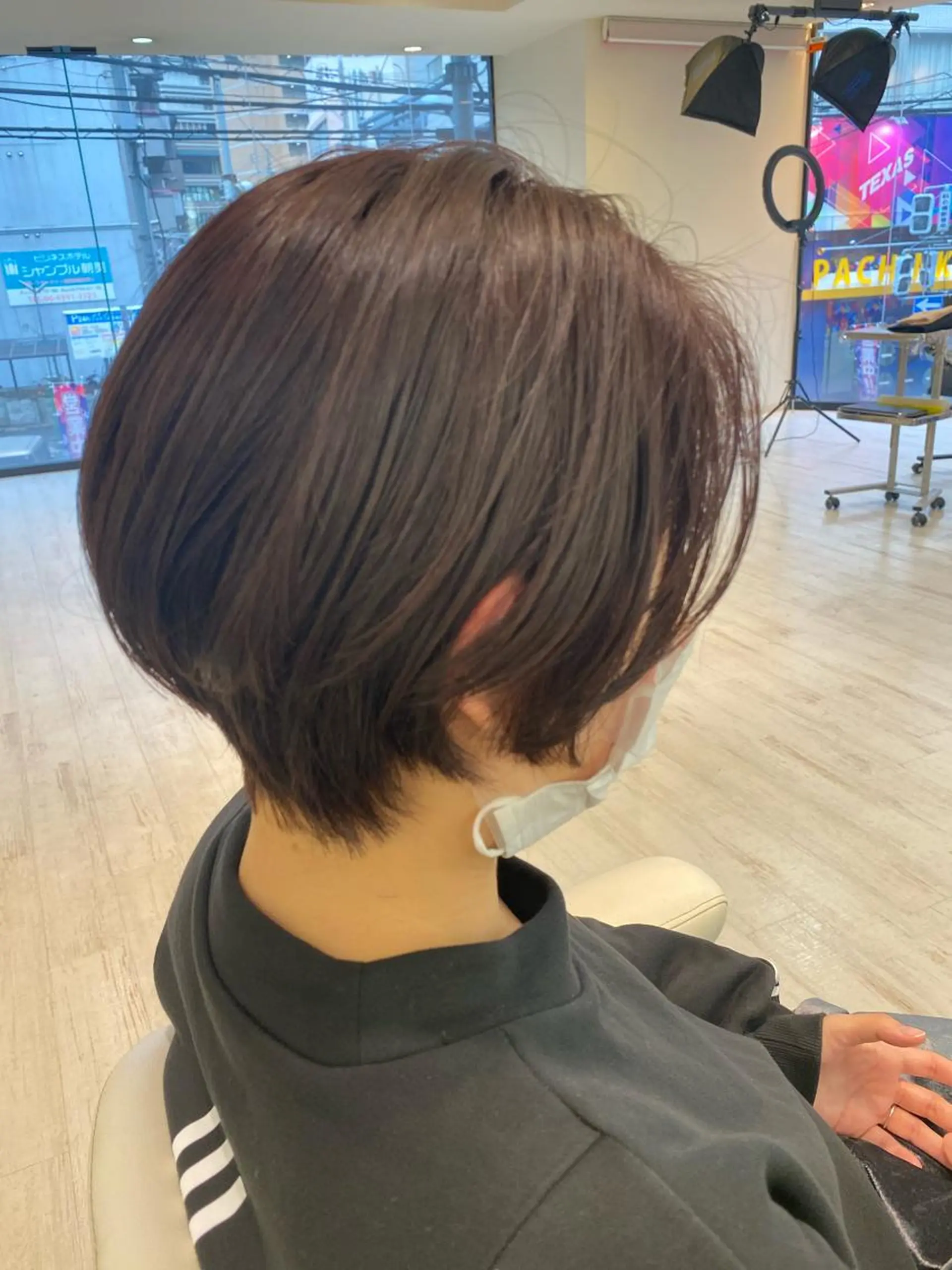 ショート 丸みショート ショートヘア 小顔レイヤー/ ベージュ🤍Rieのヘアスタイル