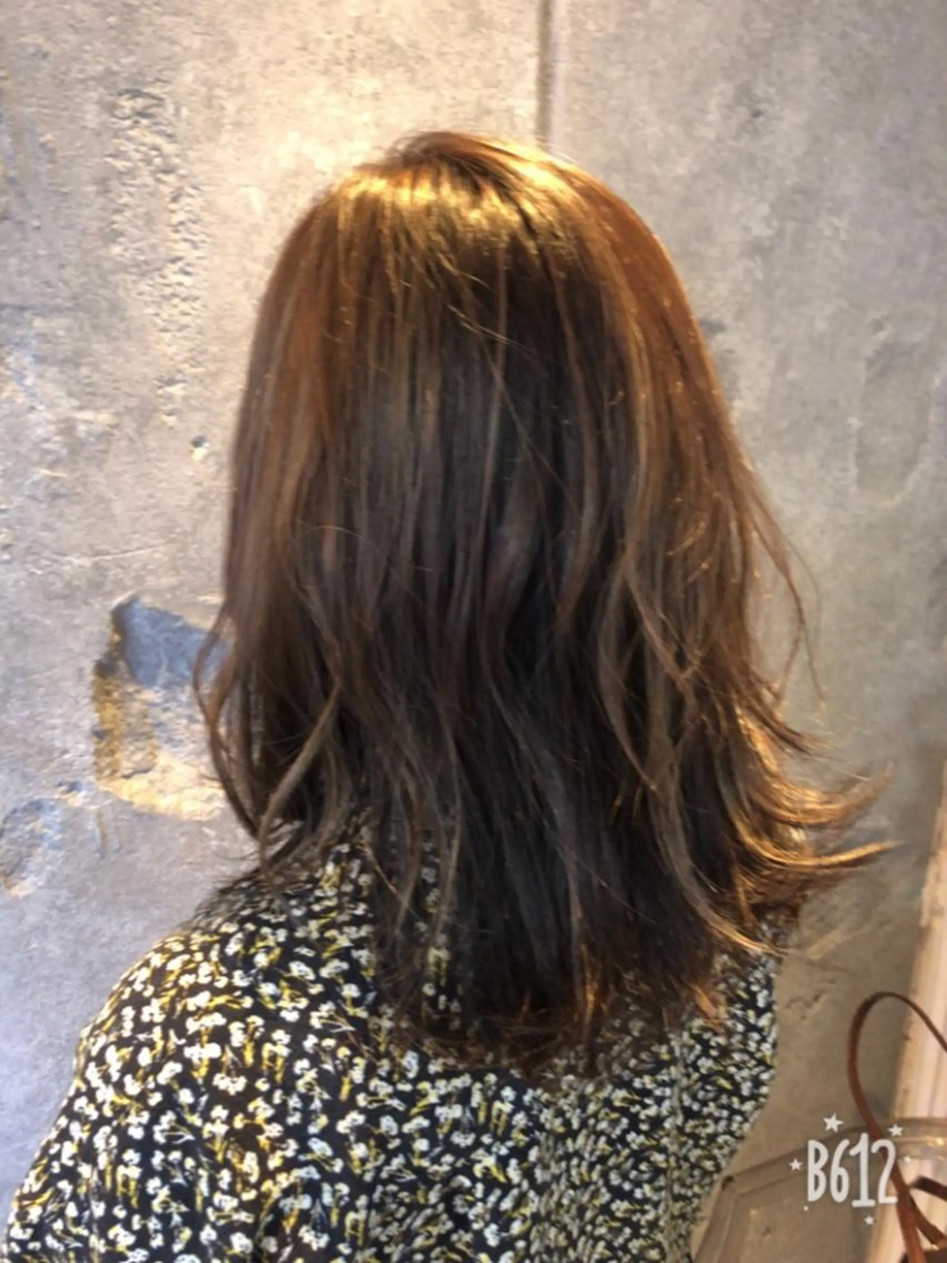 ミディアム カラー バレイヤージュ レイヤーカット 大久保 遥日のヘアスタイル