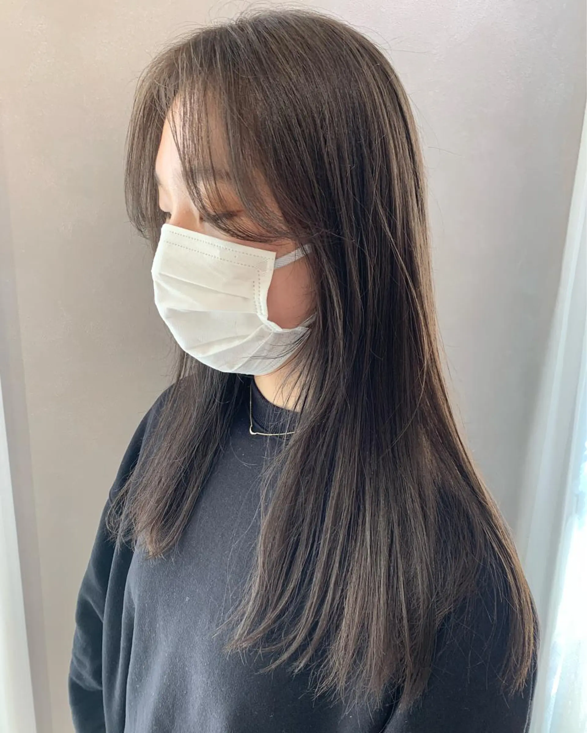 ロング カラー アッシュ ブリーチ ブリーチなしカラー シルバー hub hair レイヤー/透明感のヘアスタイル