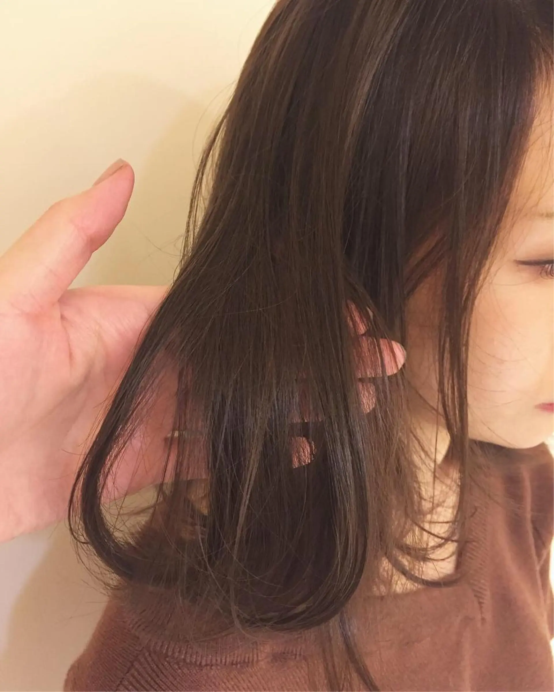 セミロング 加藤 綾華のヘアスタイル