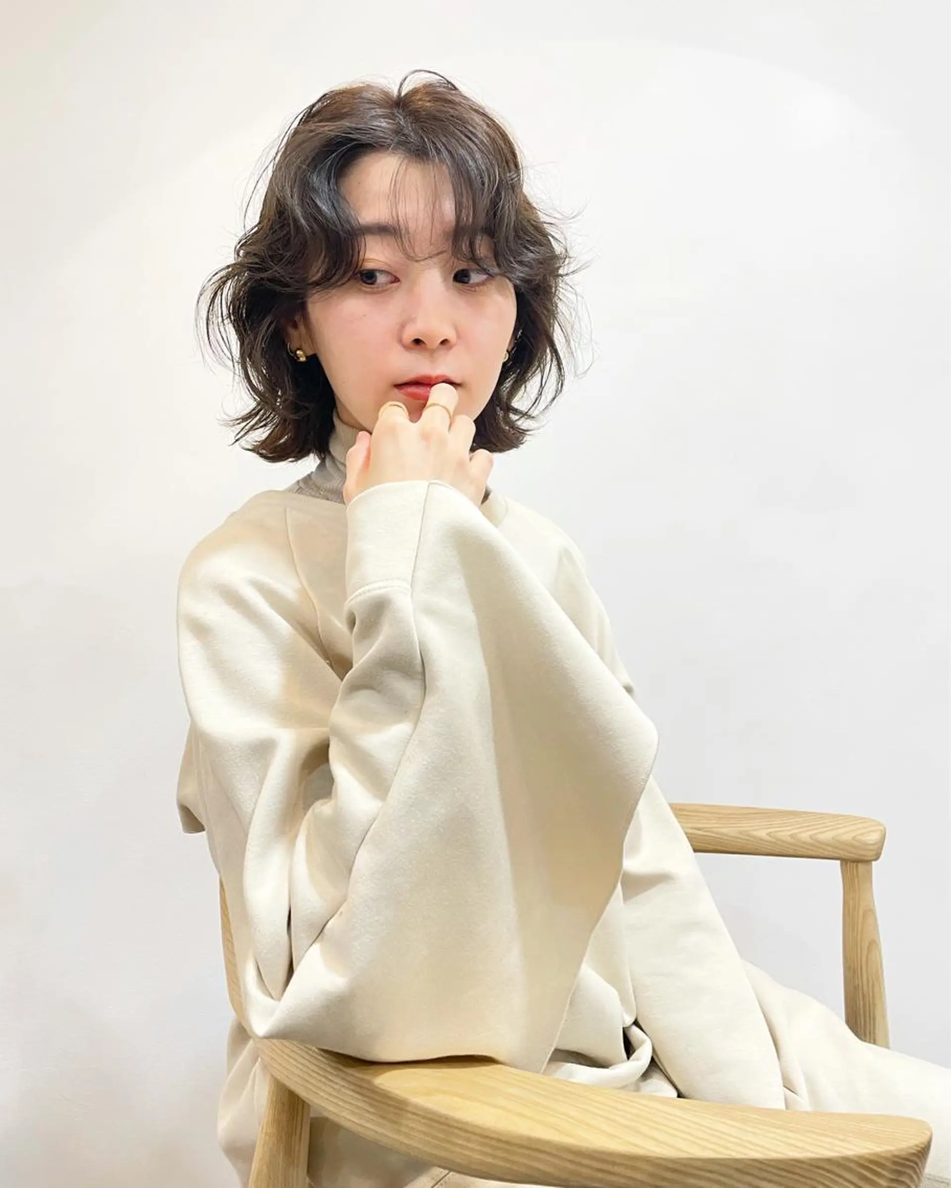 ミディアム カラー 佐藤 永夏のヘアスタイル