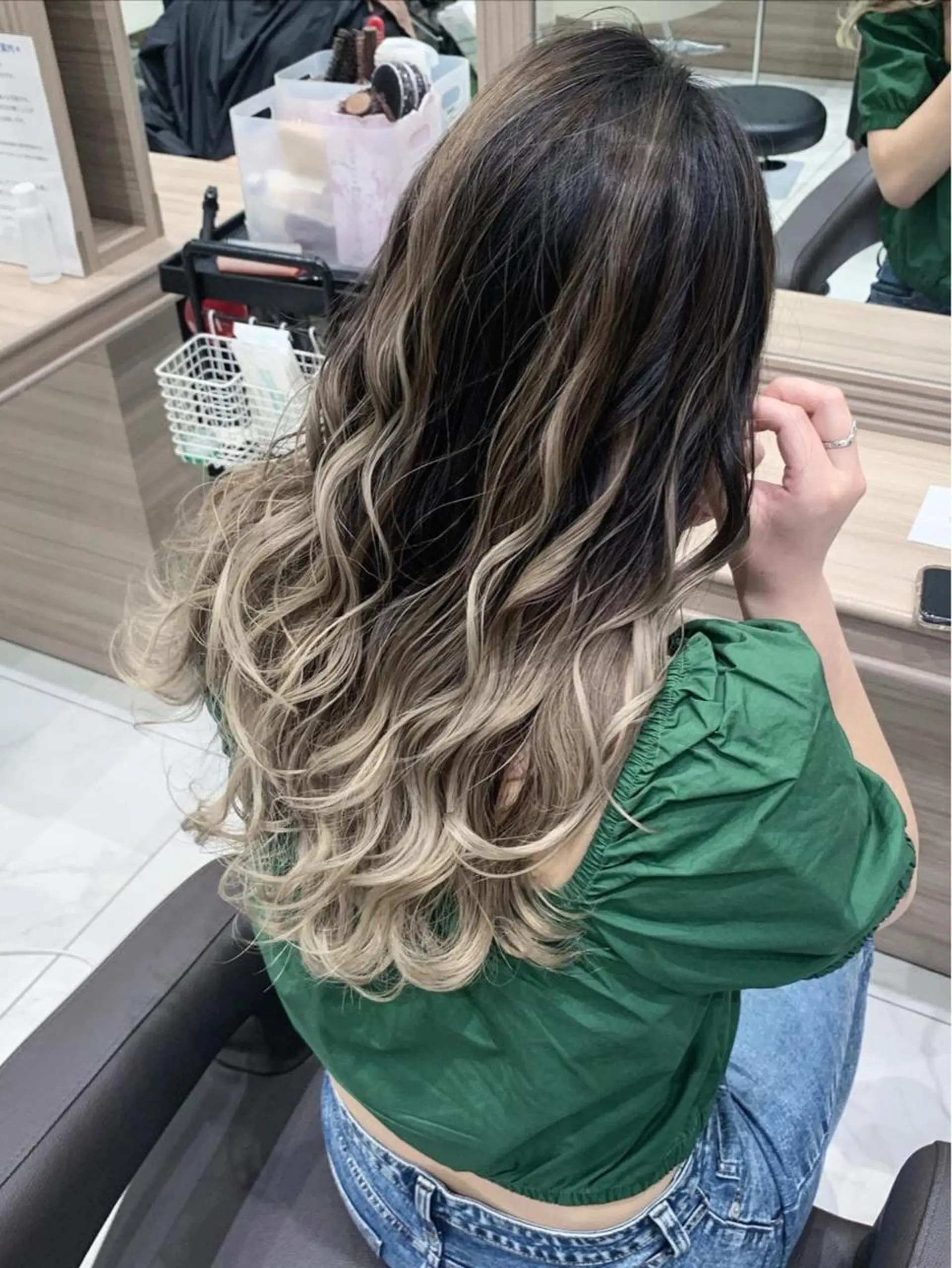 ロング カラー バレイヤージュ レイヤーカット 縮毛矯正 N° jillva ♦️川端裕司♦️のヘアスタイル