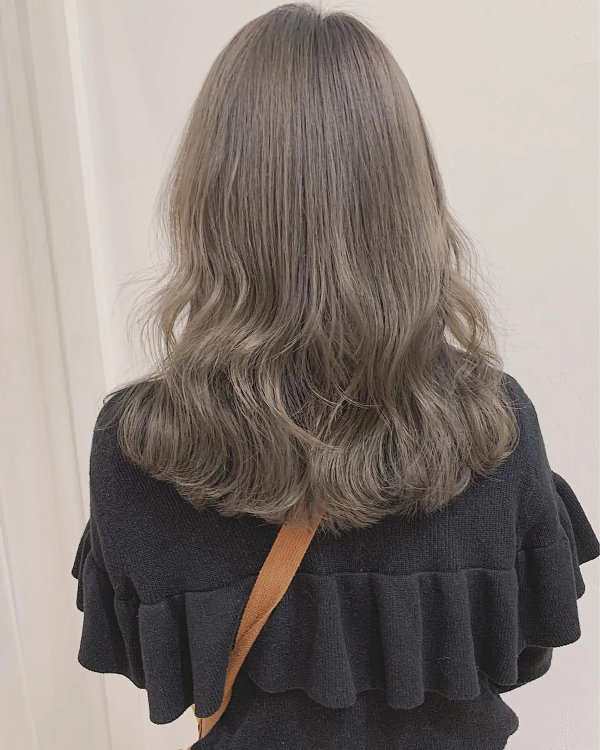 ミディアム カラー ネイル マツエク・マツパ ヘアカラー トリートメント ハイトーンボブ 前田 表参道　グレージュのヘアスタイル