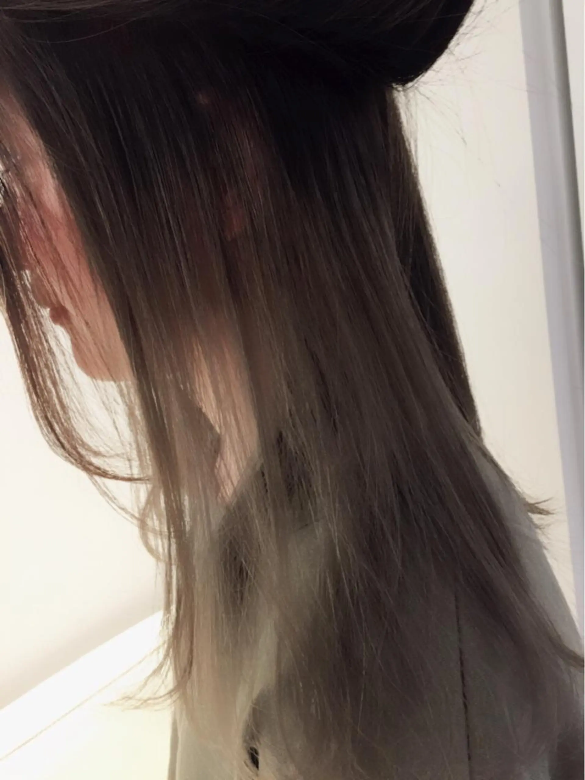 セミロング カラー ヘアアレンジ アッシュ ブリーチ ブルーカラー ブルーアッシュ グラデーションカラー ✨ハイクオリティ✨ 山本香也のヘアスタイル