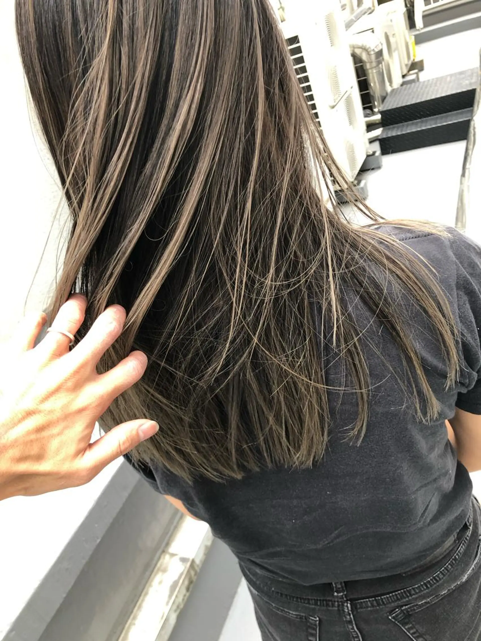 ミディアム ヘアカラー トリートメント ブリーチカラー🌈 石垣翔太のヘアスタイル