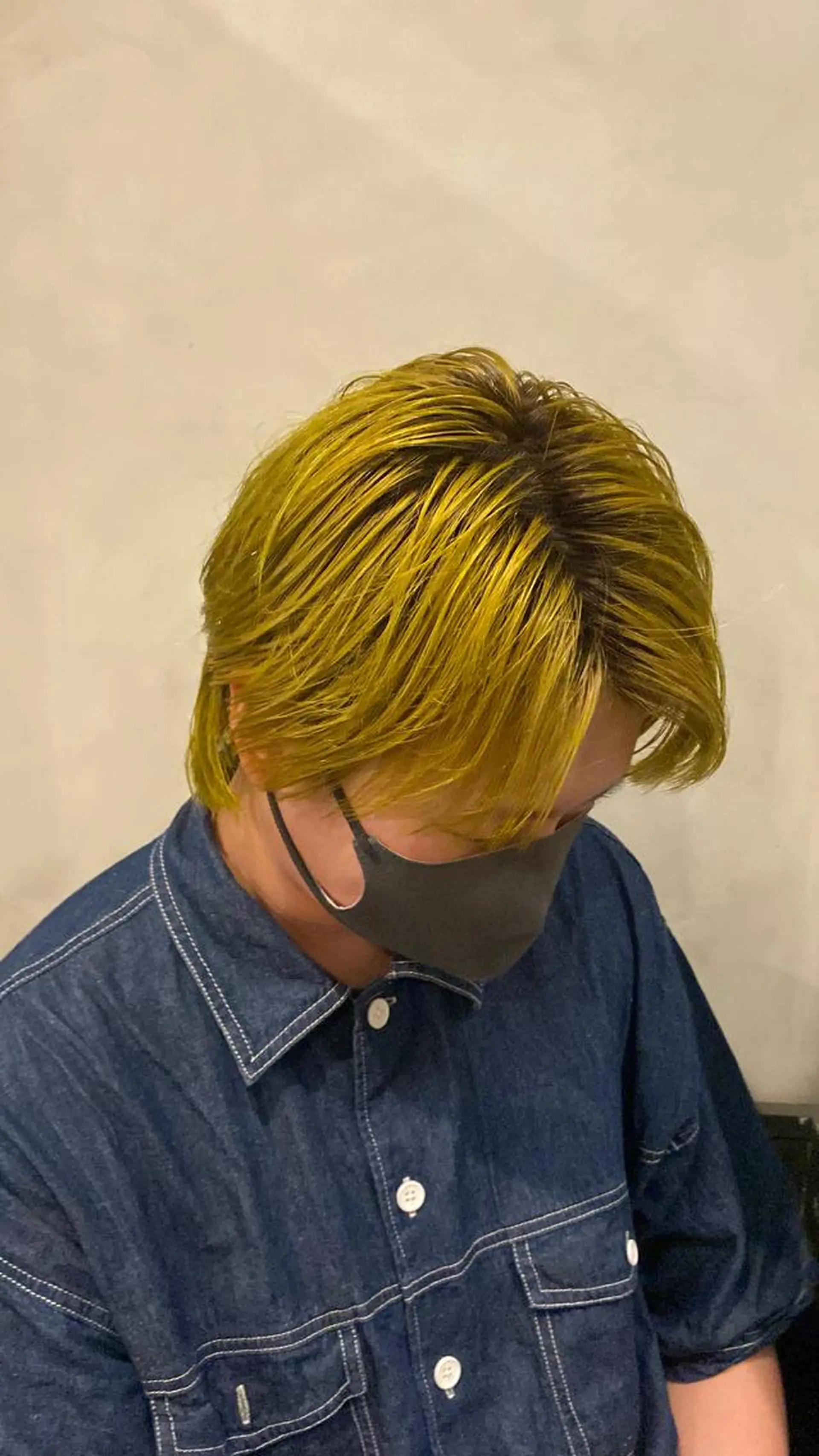 ミディアム カラー ブリーチ イエローカラー Yuki☺︎パーマ レイヤーカットのヘアスタイル