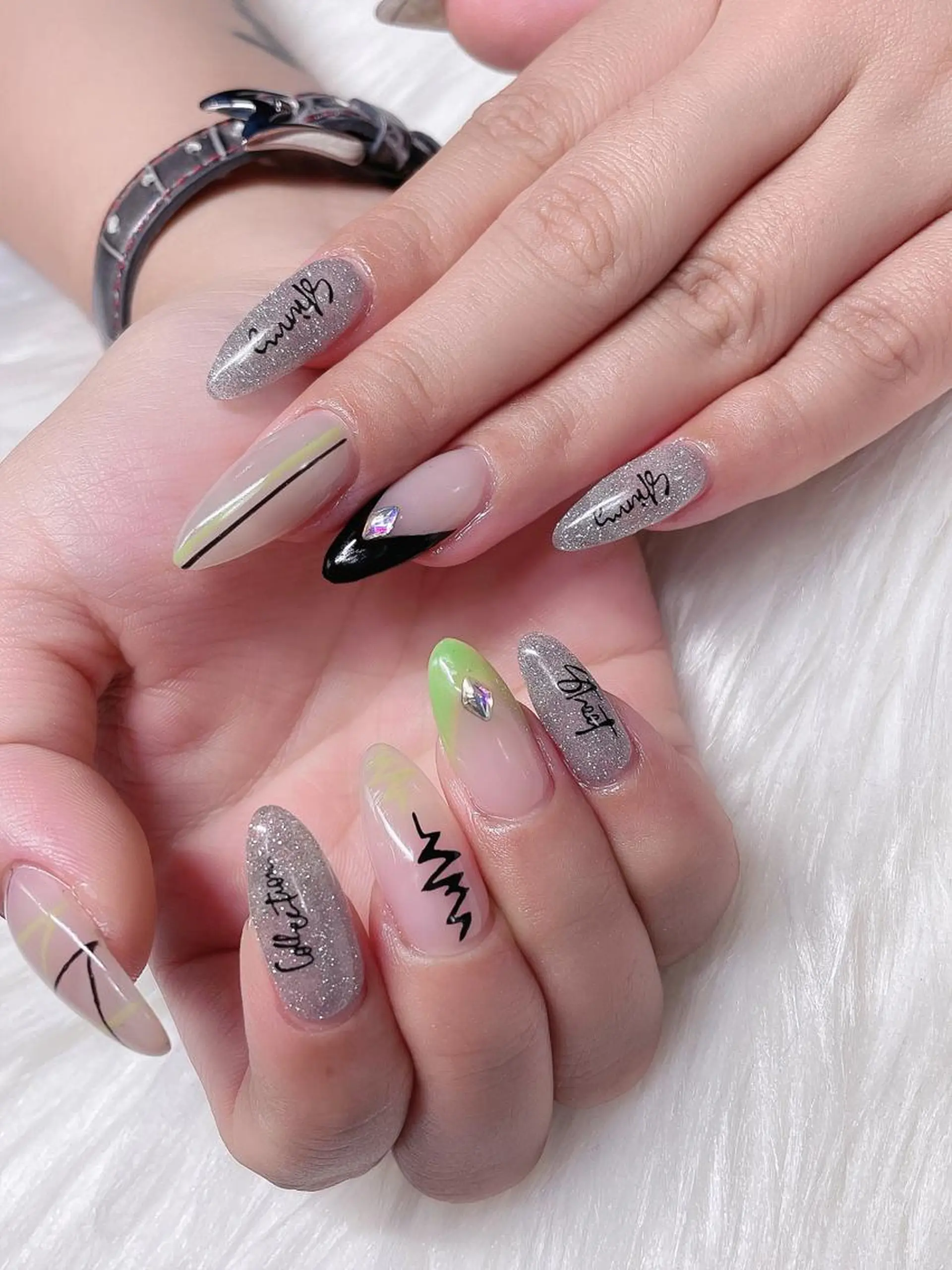 ネイル AngelChris ビューティーサロンのネイルデザイン