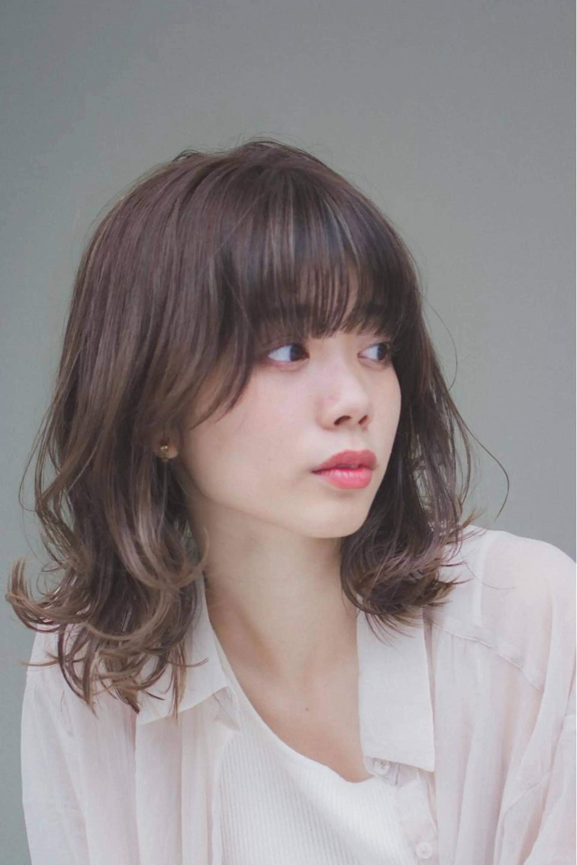 ミディアム カラー 前髪/顔周り /レイヤー/秋山 元のヘアスタイル