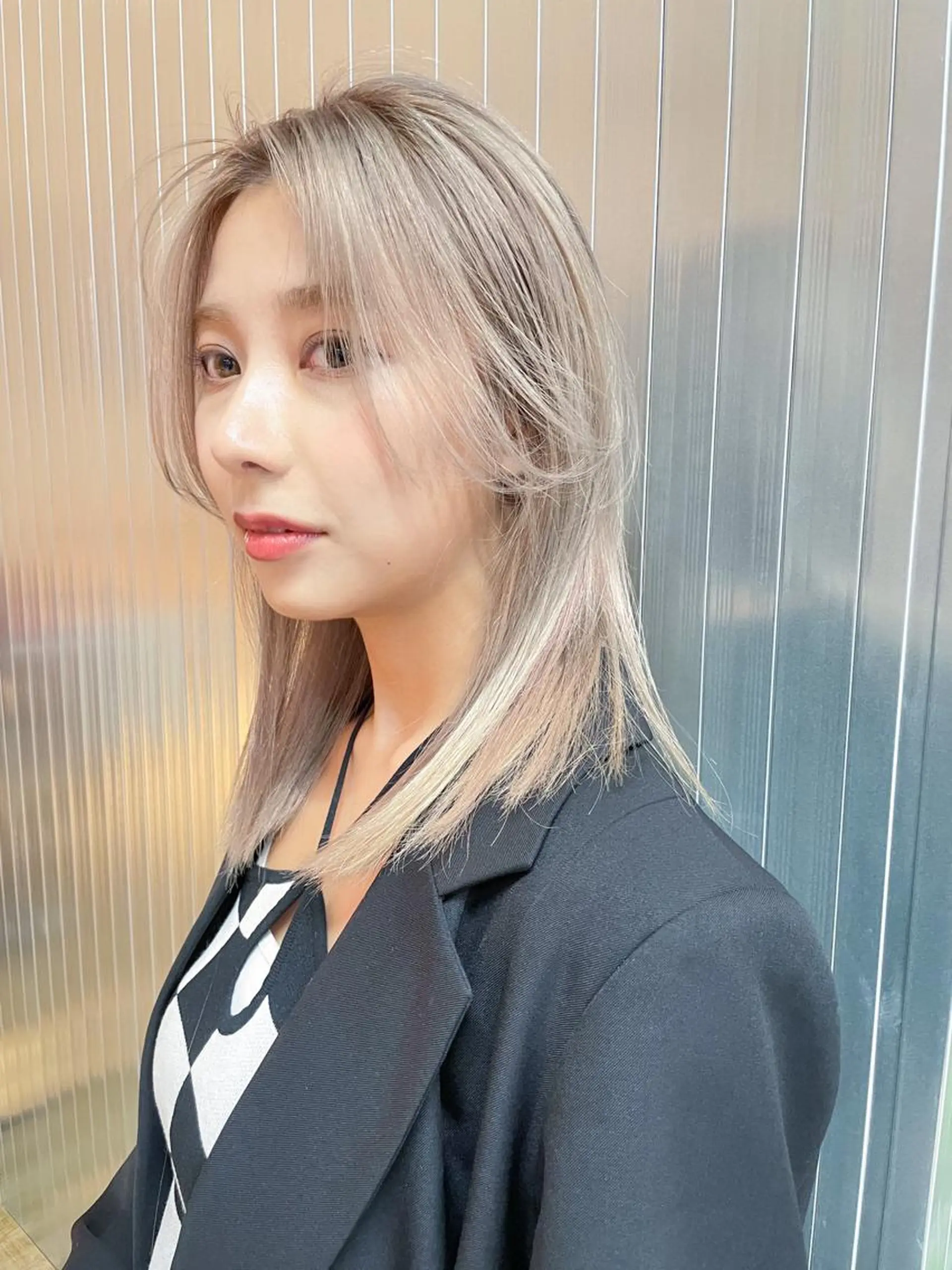 セミロング カラー カット ヘアカラー 韓国レイヤーカット/ ダブルカラーのヘアスタイル