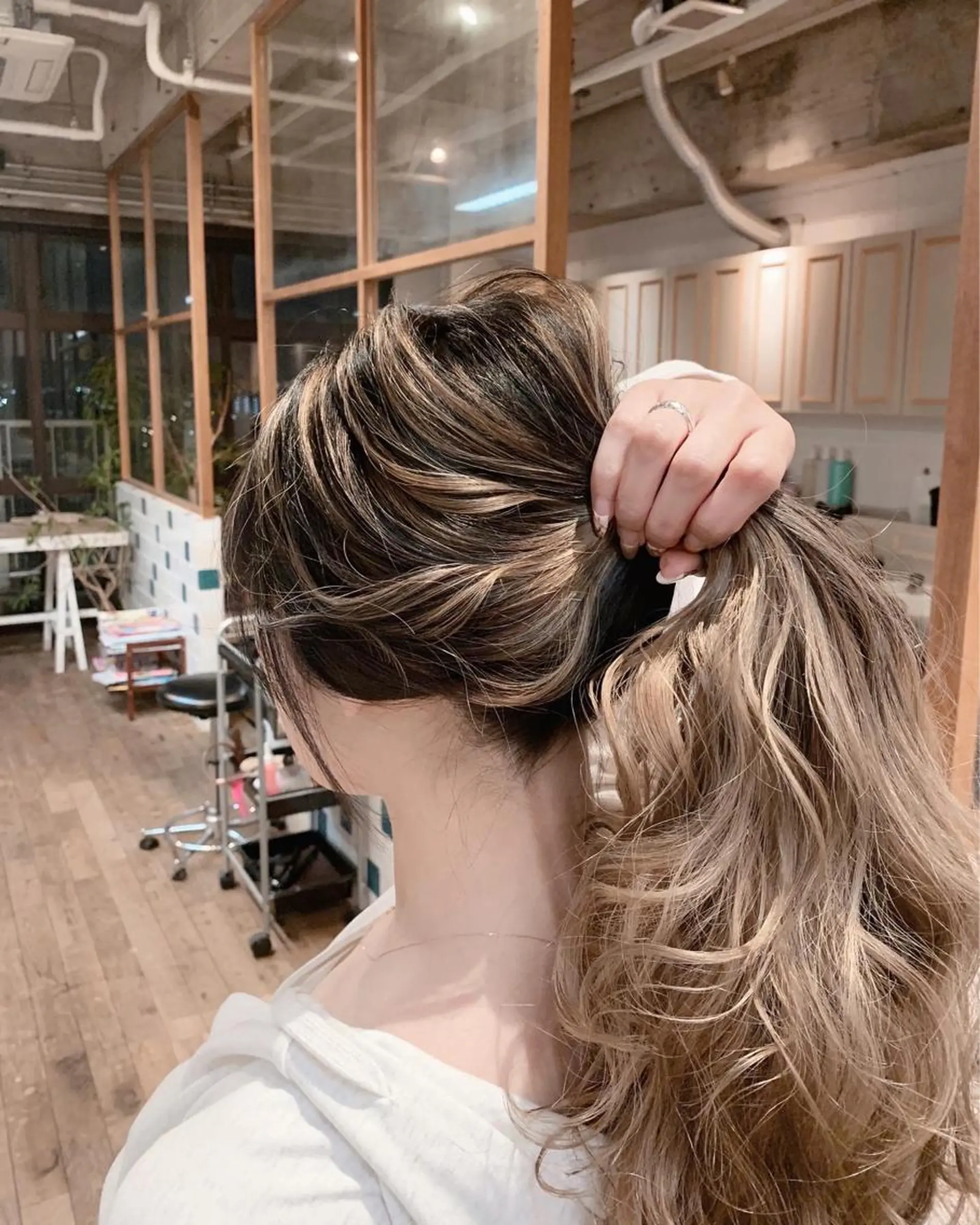 ロング カラー バレイヤージュ レイヤーカット 石井辰功也 フリーランス美容師のヘアスタイル