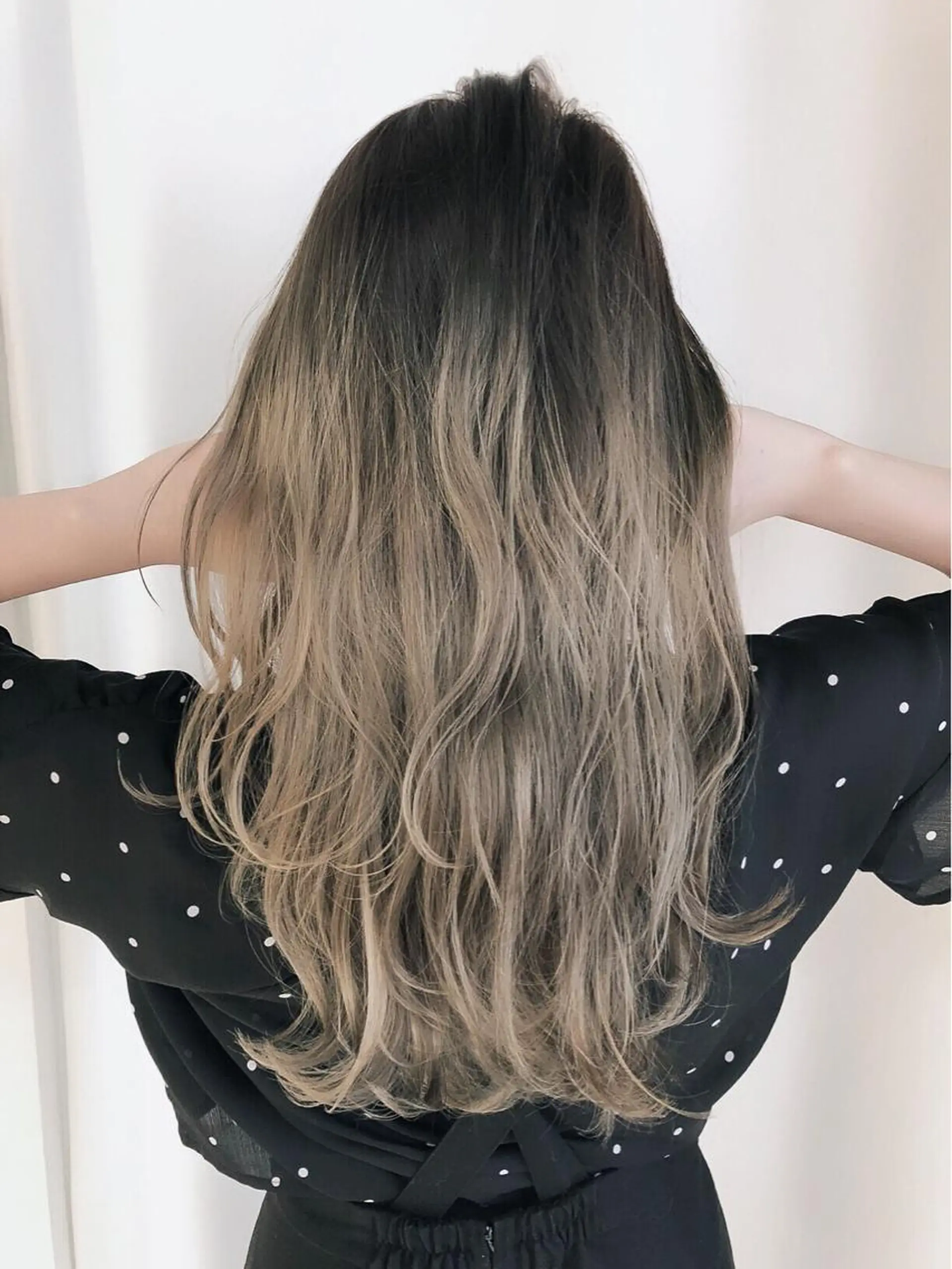 ロング カラー パーマ ヘアアレンジ アッシュ バレイヤージュ グラデーションカラー グレージュ ハイライトカラー 竹内ケンゴ🇰🇷 EIGHT藤沢のヘアスタイル