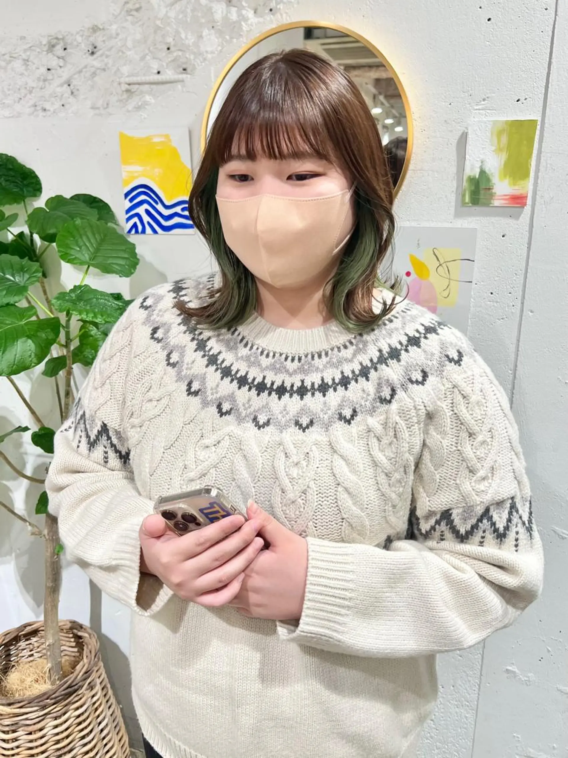 ミディアム カット ヘアカラー 石井 菜々のヘアスタイル