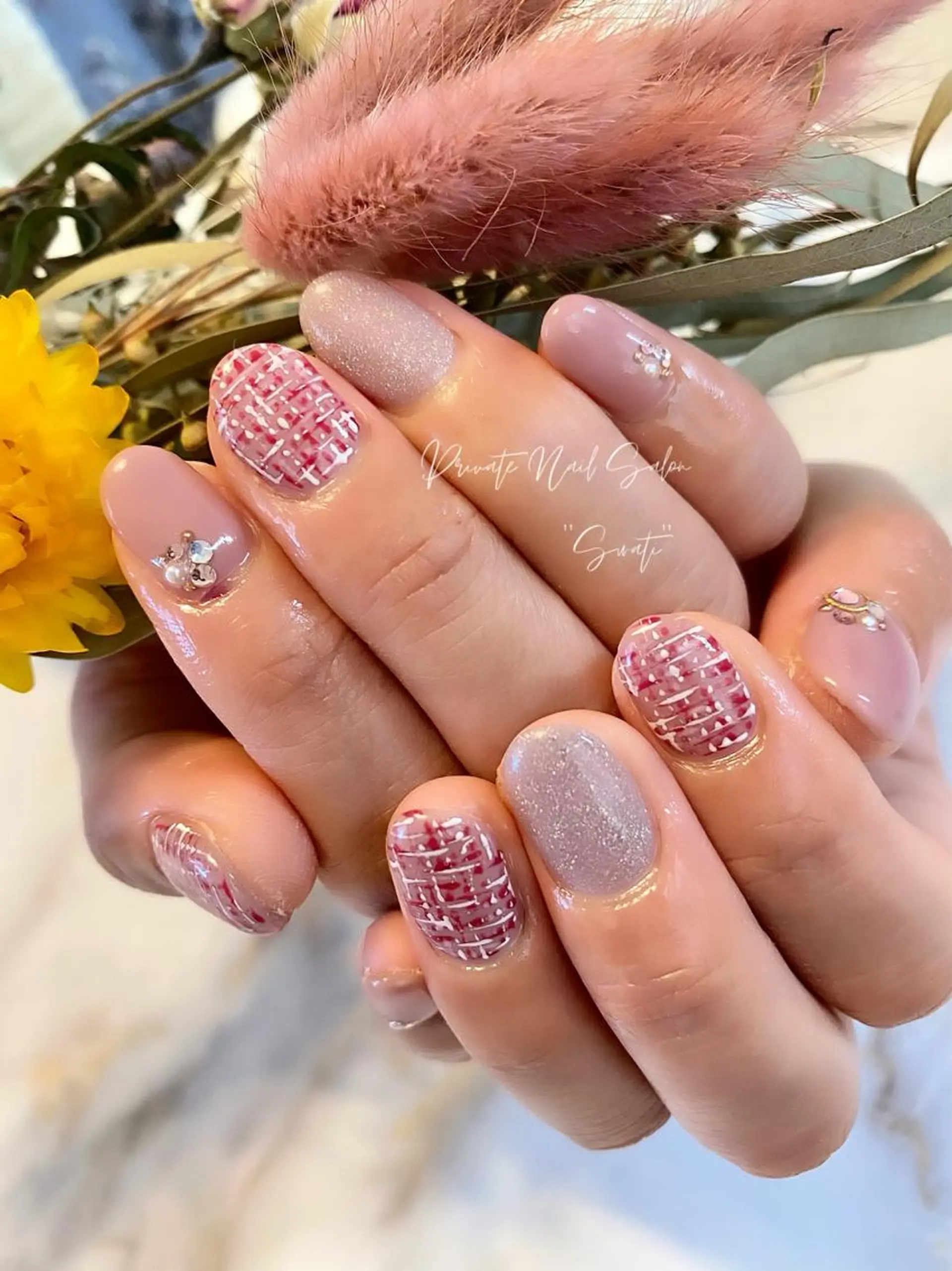 ネイル アートネイル オフィスネイル ピンク ツイードネイル 冬ネイル yuko （ネイリスト）のネイルデザイン