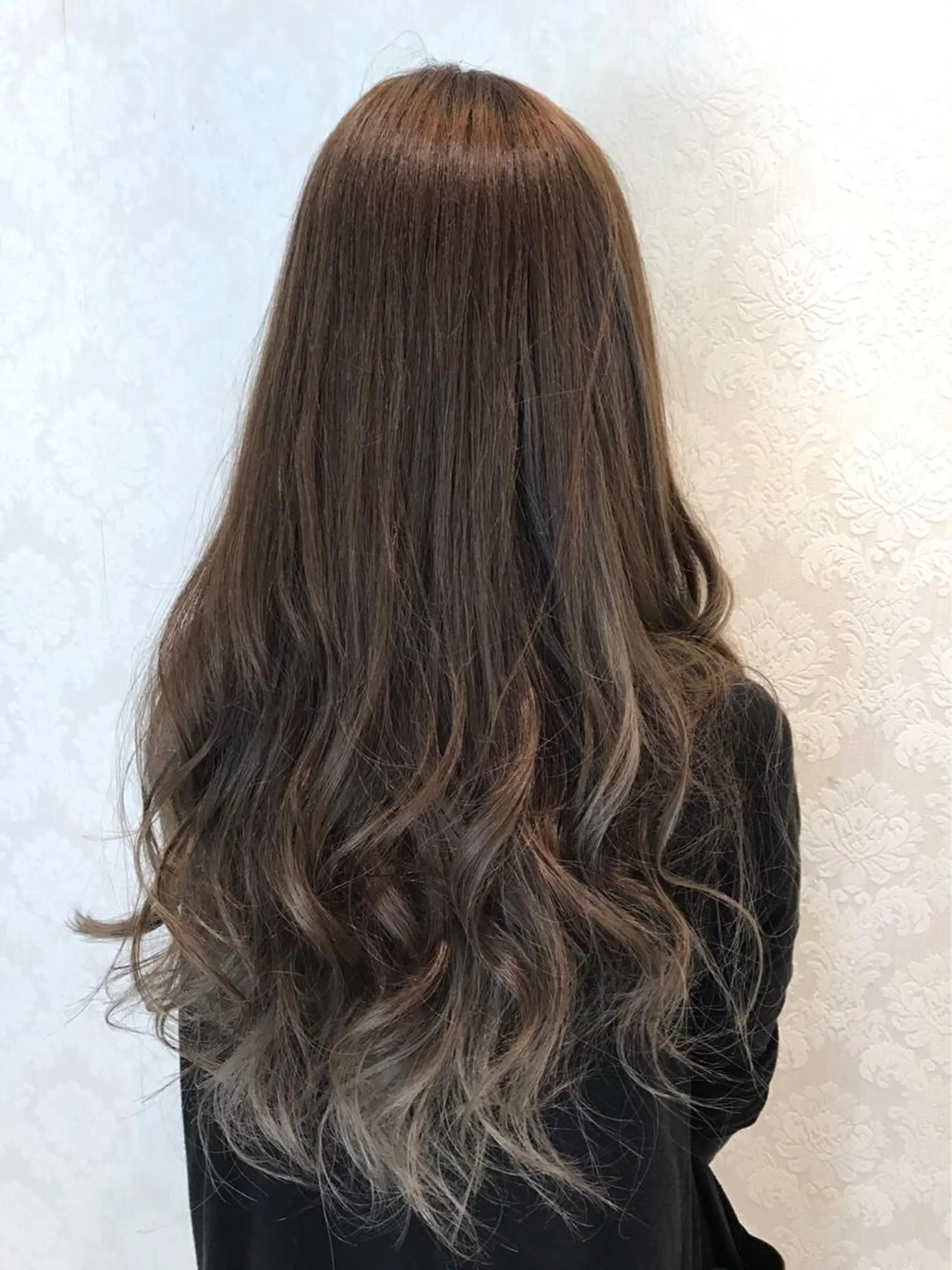 ロング カラー ヘアアレンジ アッシュ ハイライトカラー シルバー シルバーアッシュ ハイライト カット ヘアカラー ⭐️髪質改善⭐️ フジヒサゴウタのヘアスタイル