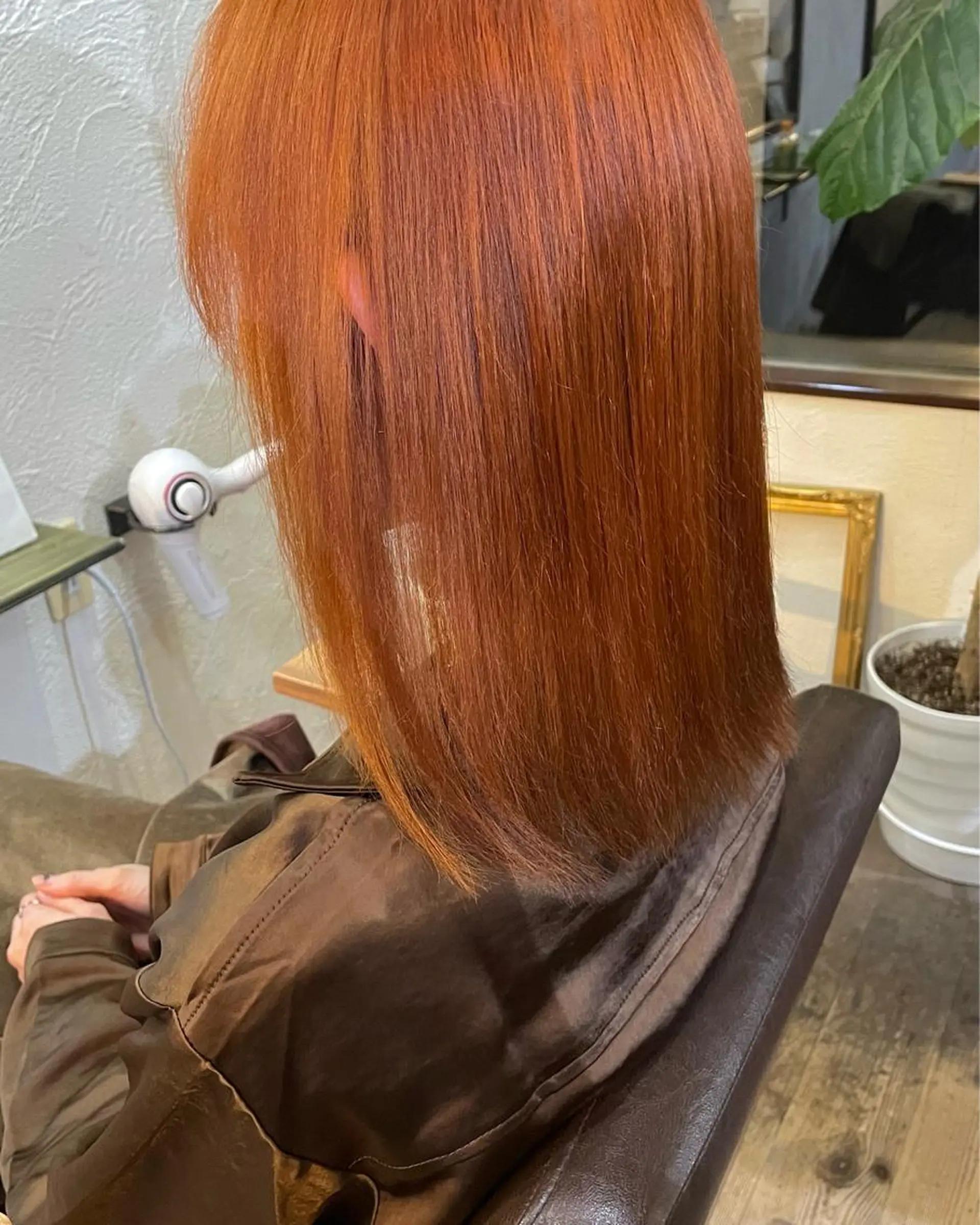 ミディアム カラー ブリーチ オレンジ 箱守 さやかのヘアスタイル