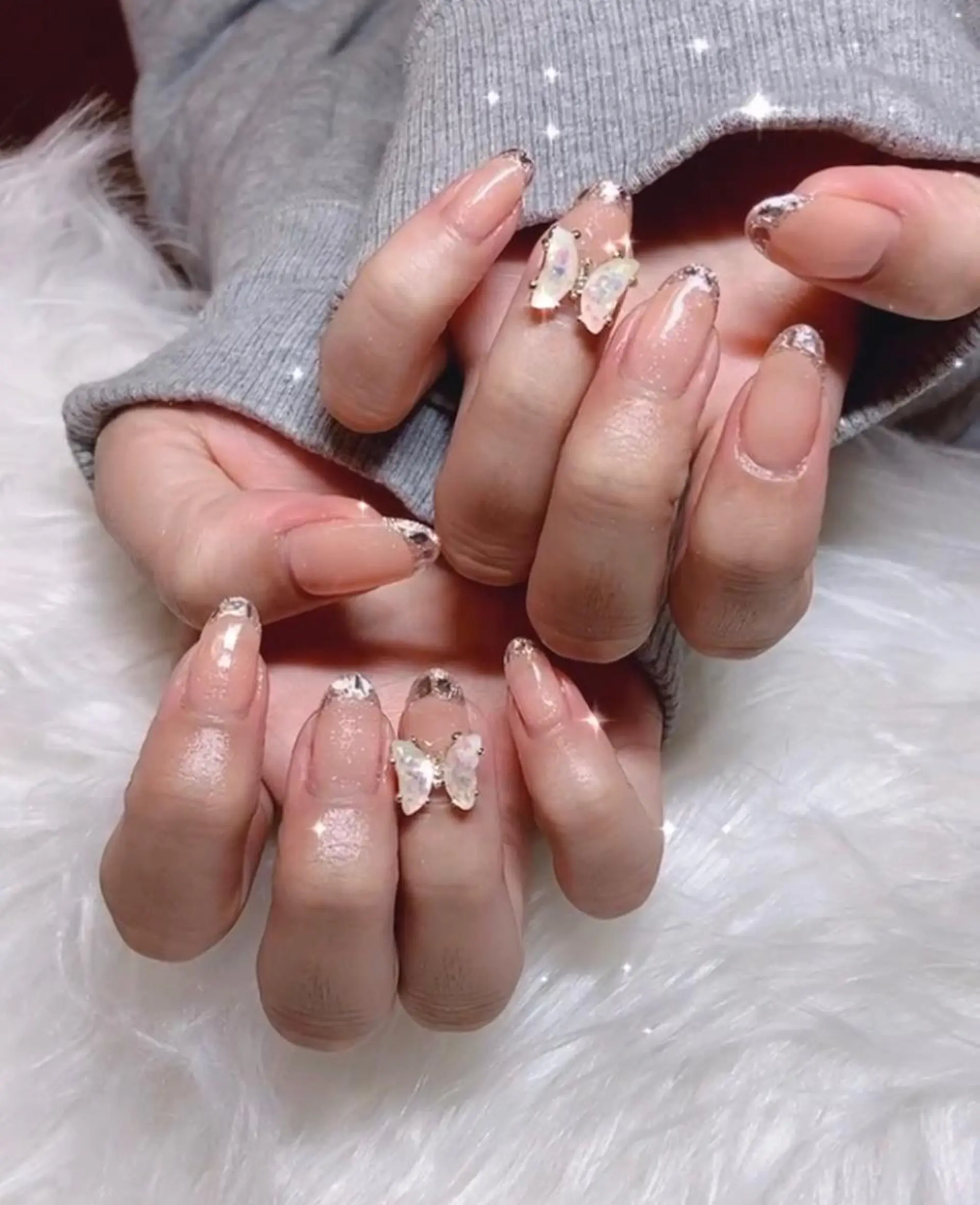 ネイル フレンチネイル ガラスフレンチ Mon trésor所属・Montrésor 名古屋ネイルサロンのネイルデザイン