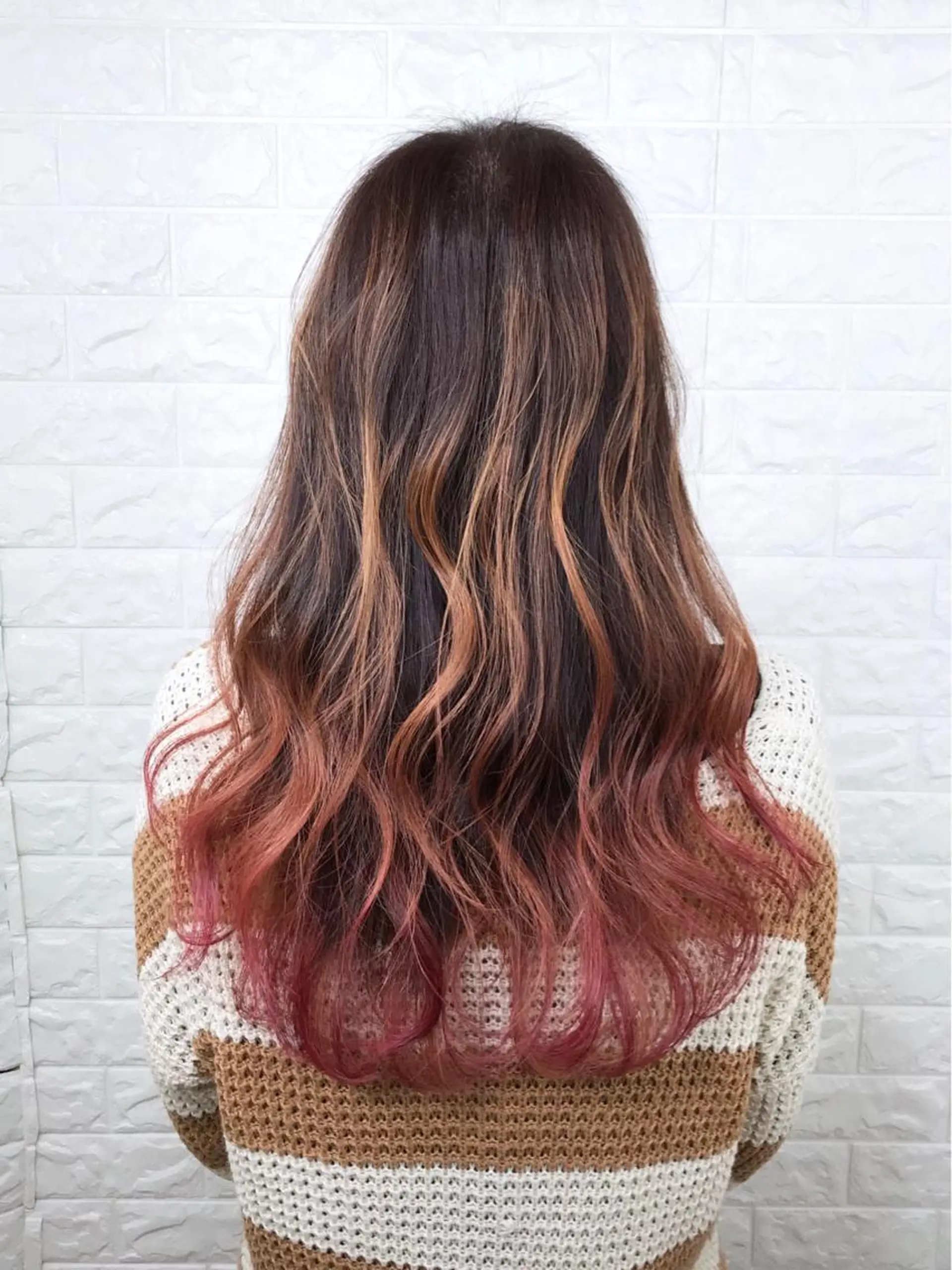 セミロング カラー バレイヤージュ ブリーチ ケアブリーチ イルミナカラー レイヤーカット エイジングケア特化 美容師✂️山崎竜二のヘアスタイル