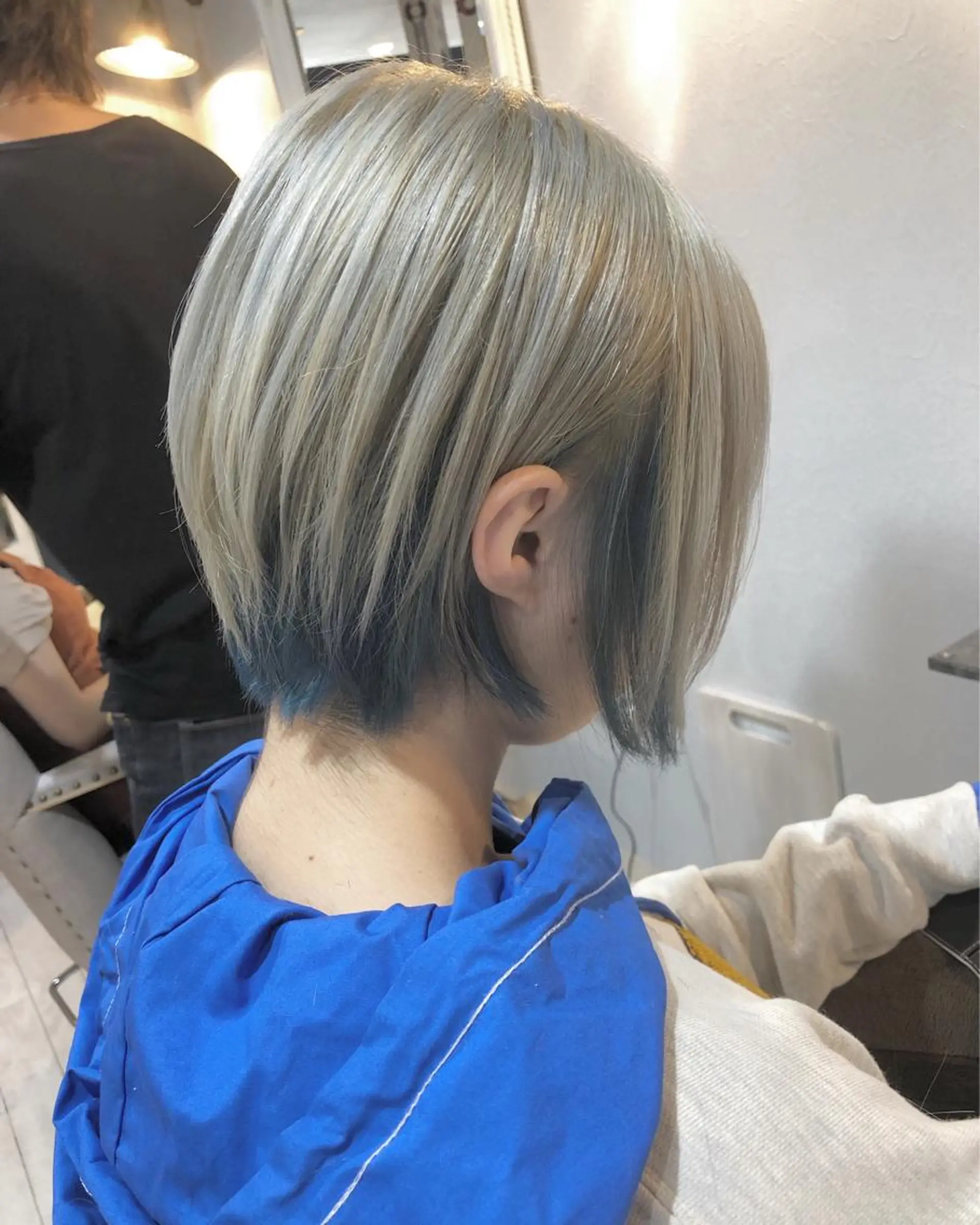 ショート カラー 韓国風レイヤー ハイトーンRYOTAのヘアスタイル