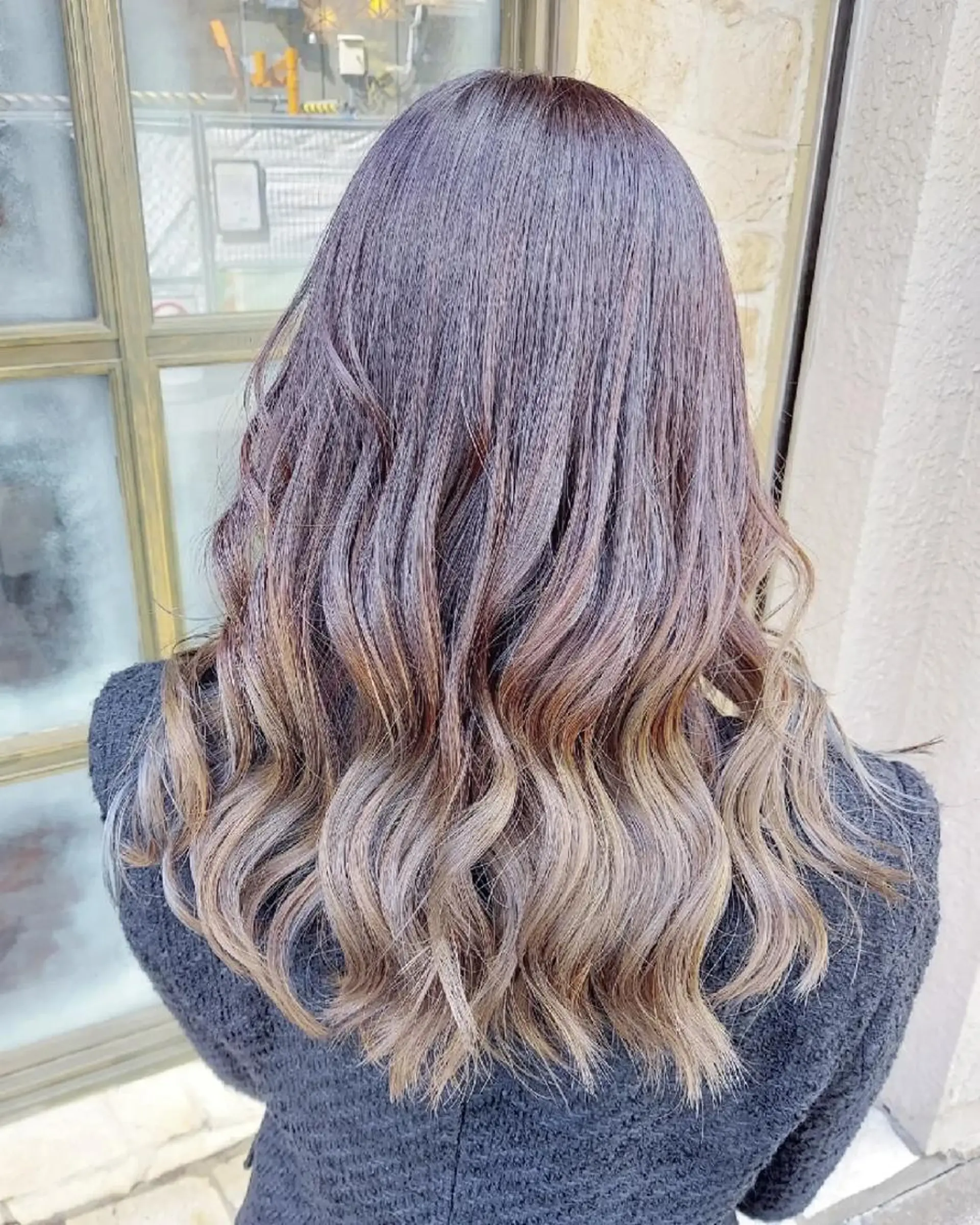 ロング カラー アッシュ アッシュグレー グラデーションカラー ブリーチ・ハイトーン 特化🎉内山のヘアスタイル
