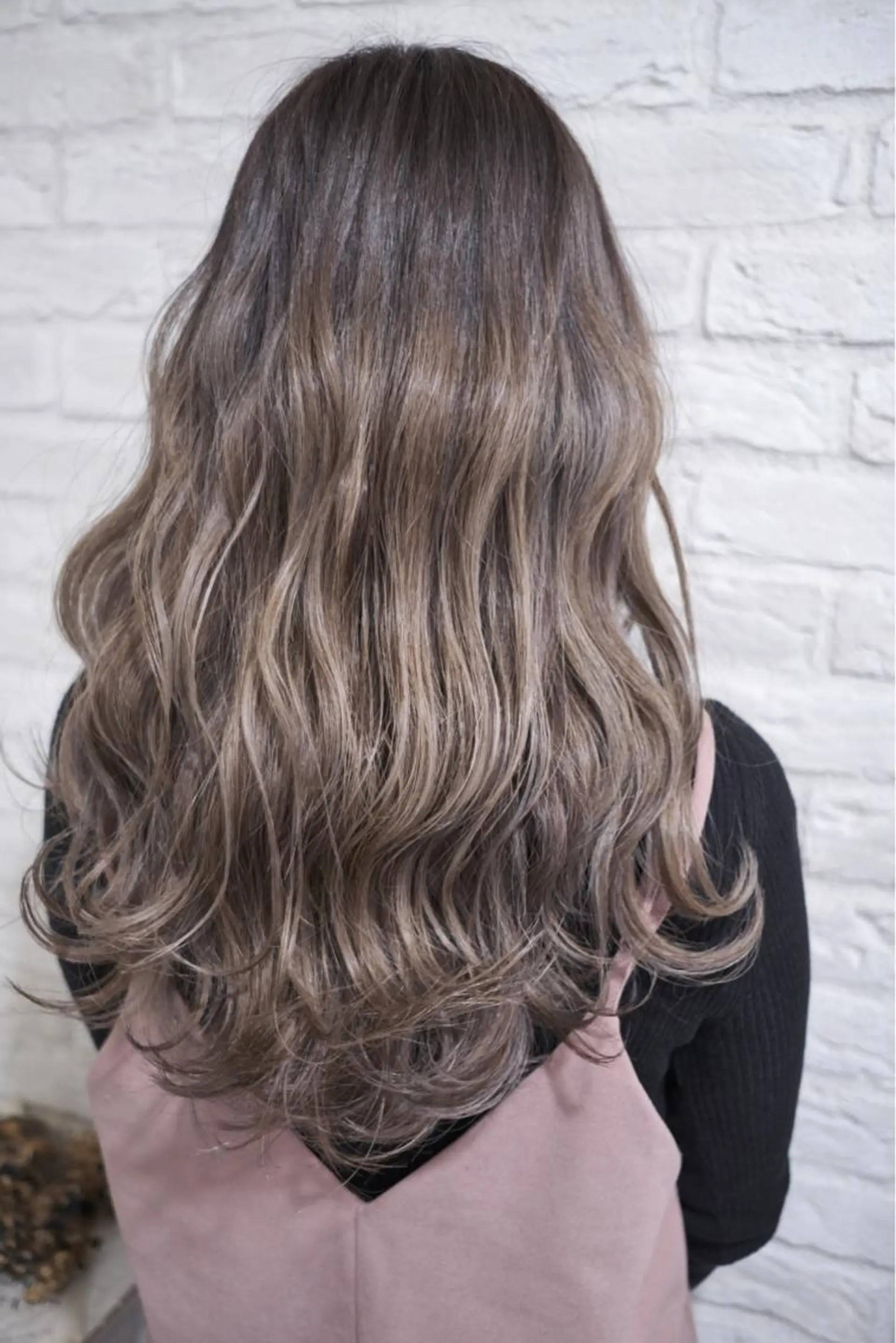 ロング カラー アッシュ ベージュカラー Eimi エイミのヘアスタイル
