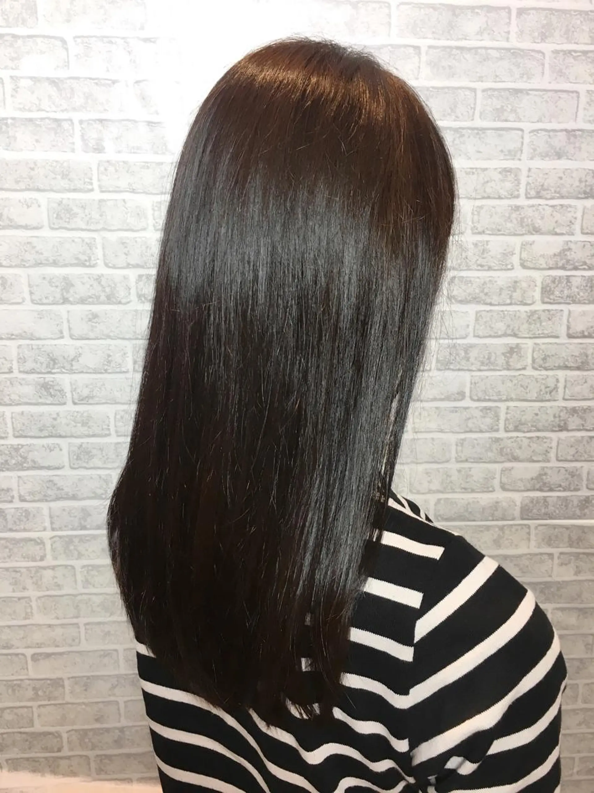 ロング 足立 磨咲のヘアスタイル