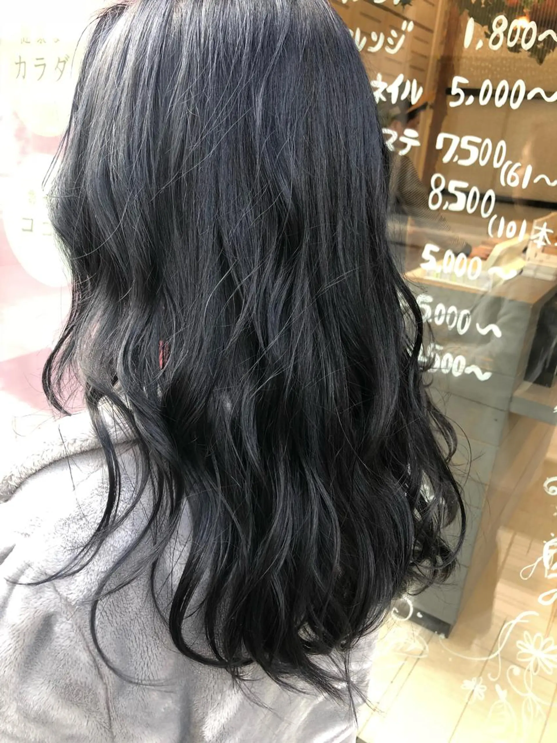 セミロング カラー 樋渡 侑希のヘアスタイル