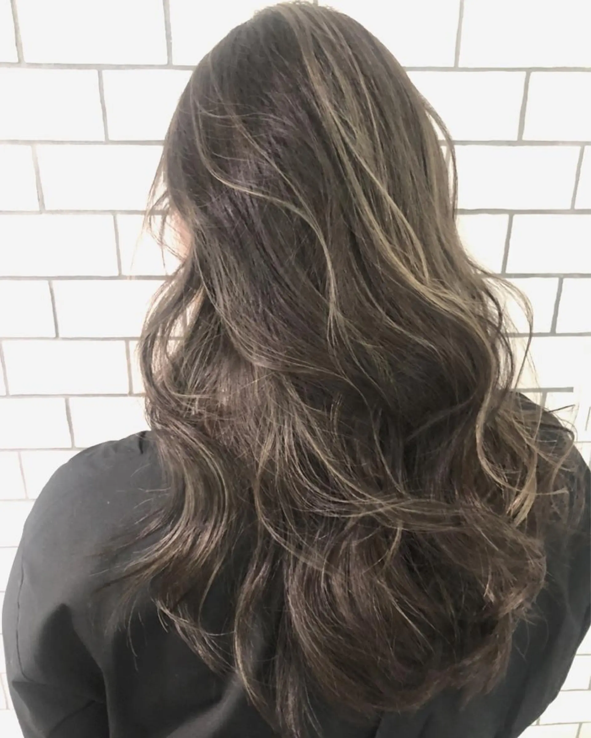 ロング ハイライト ヘアカラー トリートメント 西藤 葵のマツエク・マツパデザイン