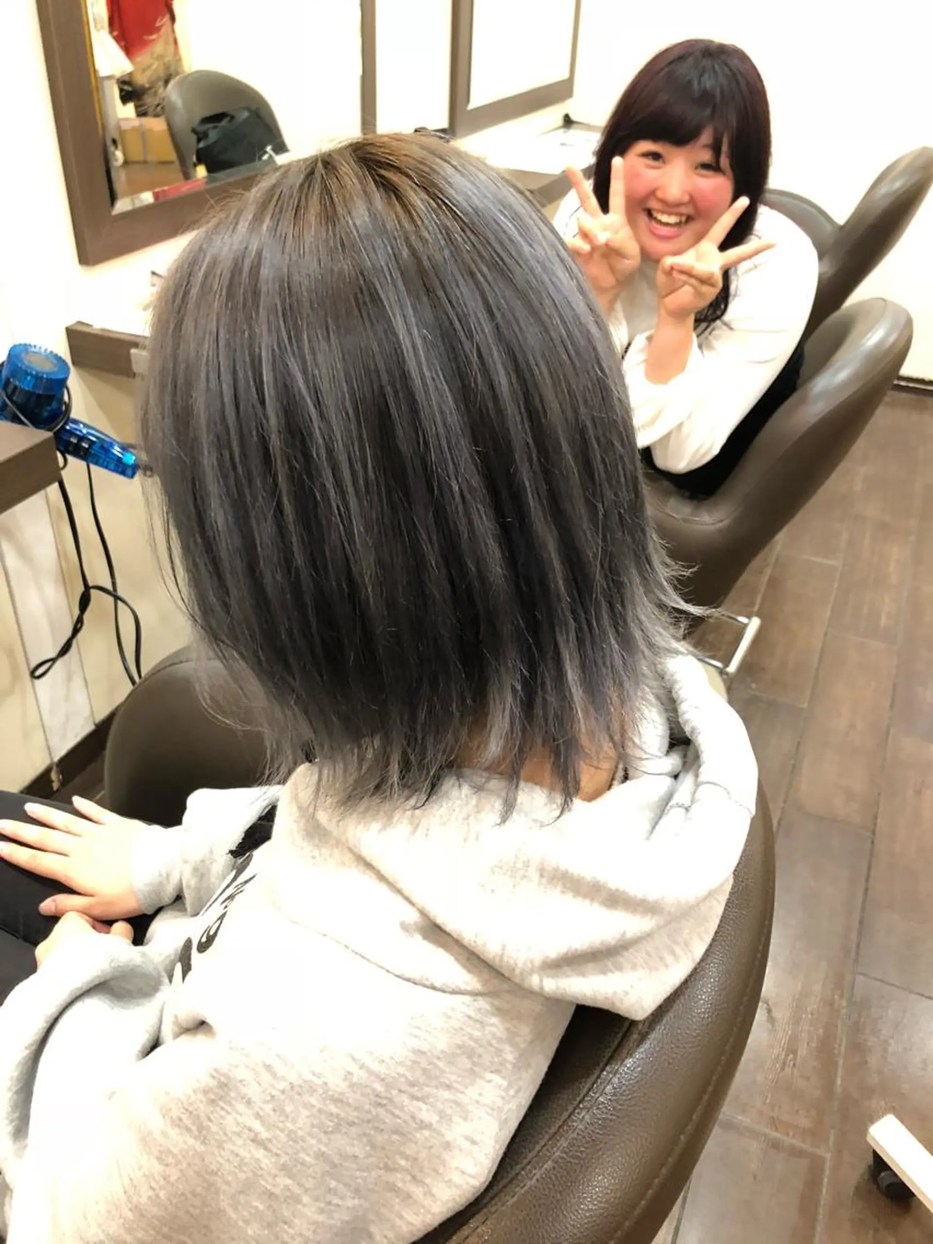 ミディアム カラー アッシュ シルバー シルバーアッシュ 外国人風カラー 高橋 隆一のヘアスタイル
