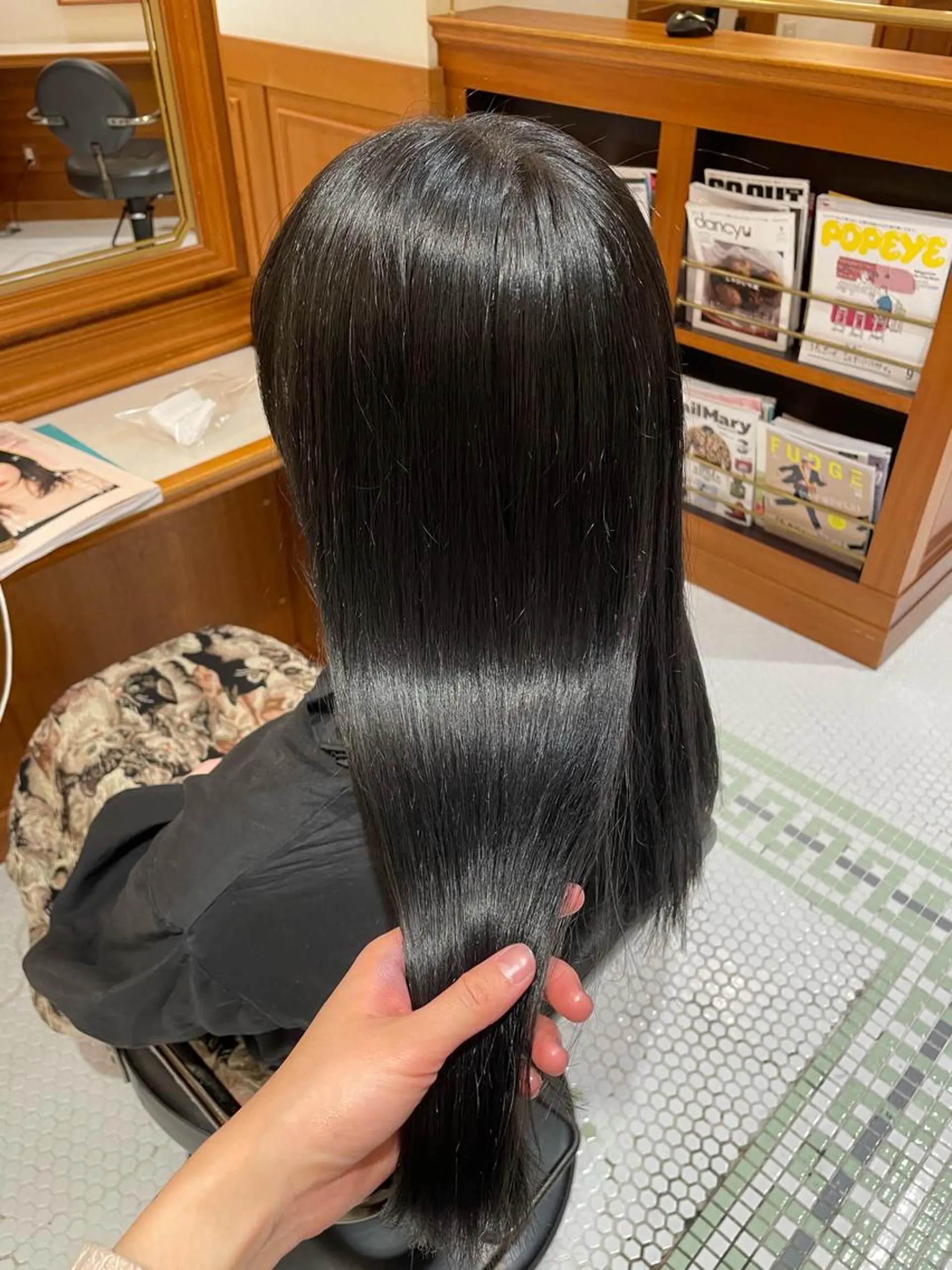 ロング カラー une所属・kunimi harukaのヘアスタイル