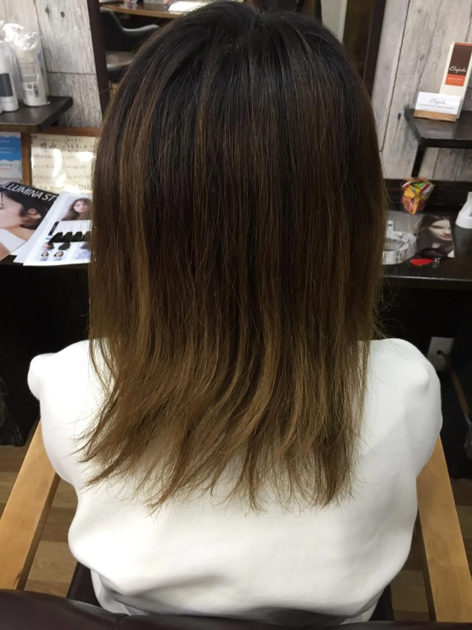 カラー 中山 ルミ子のヘアスタイル