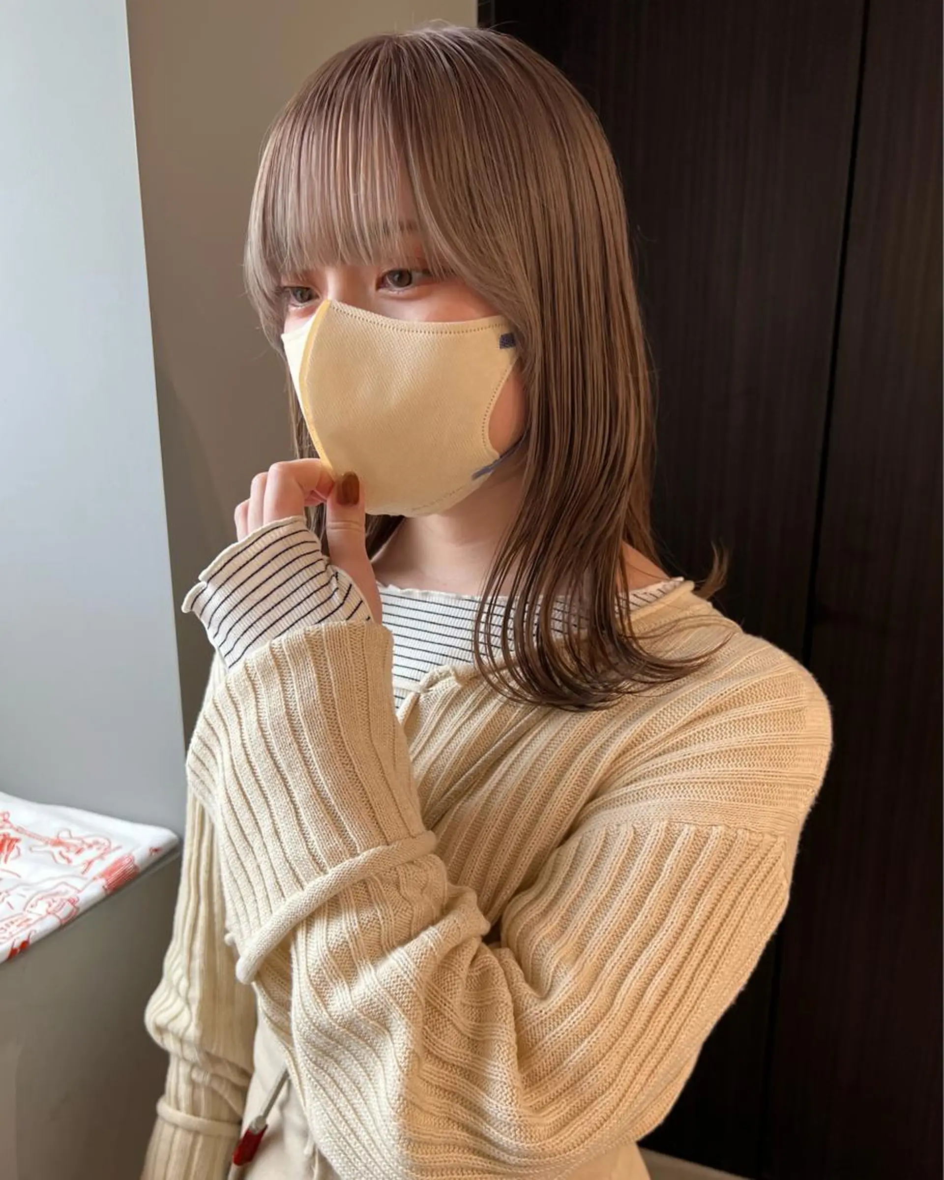 ミディアム カラー ベージュカラー ブリーチ ホワイトベージュ RAIMA ケアハイトーンのヘアスタイル