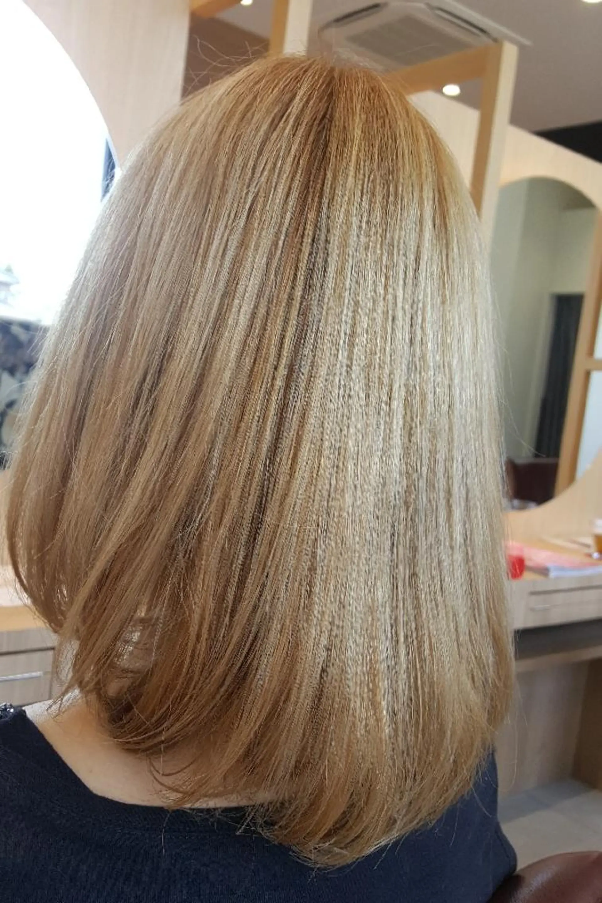 ミディアム カラー ベージュカラー ミルクティーベージュ ヘアカラー トリートメント 【とにかく髪に優しい ❇️】森田篤のヘアスタイル