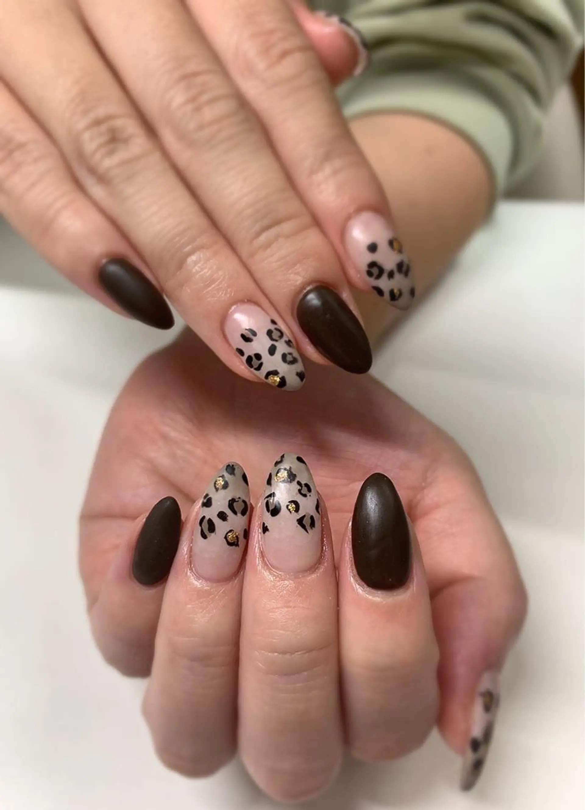 ネイル フットネイル グリーン オフィスネイル ワンカラーネイル Lily Roseスタッフ一同のマツエク・マツパデザイン