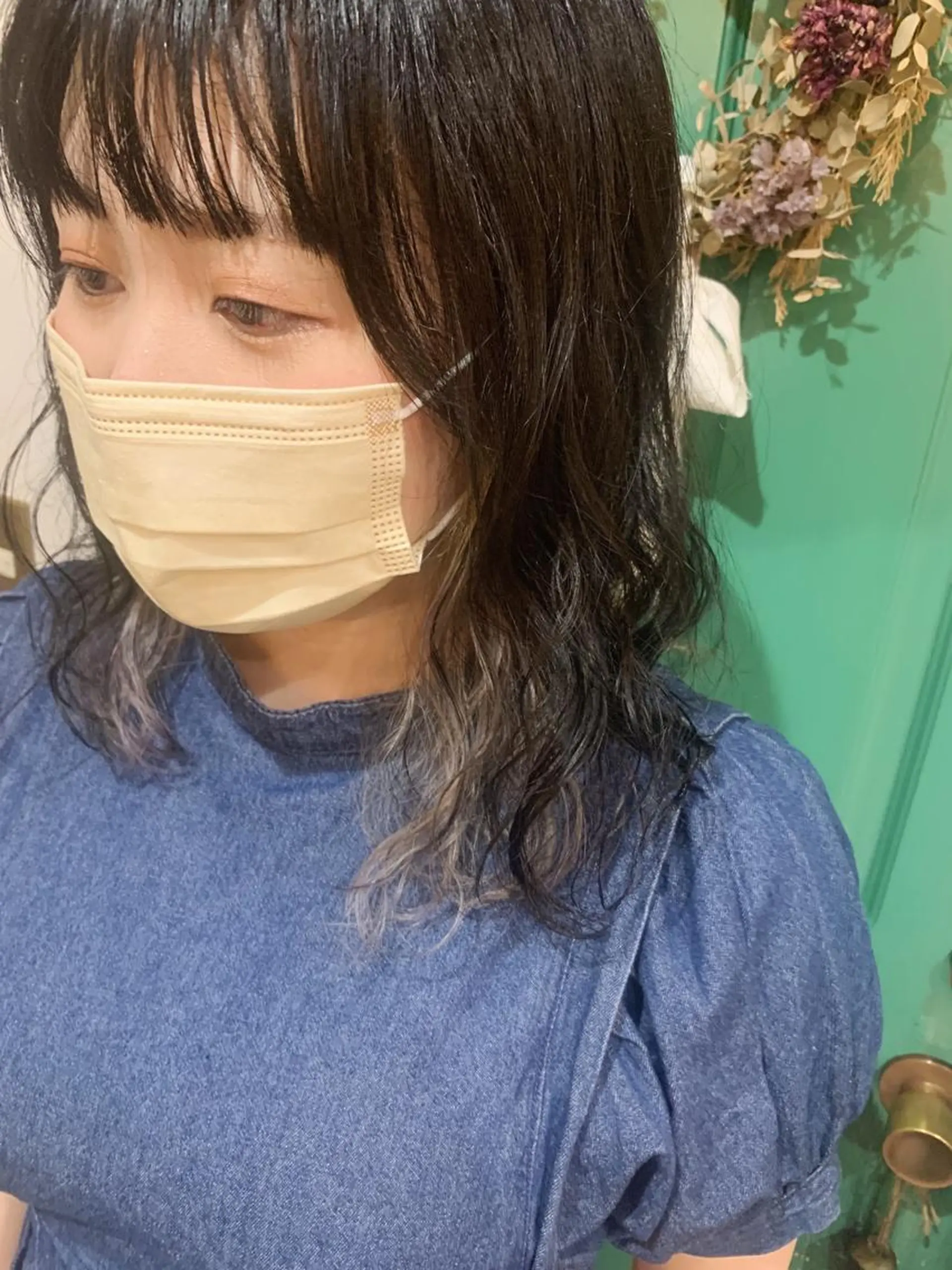 ミディアム アッシュ カット ヘアカラー 佐藤 美咲のヘアスタイル