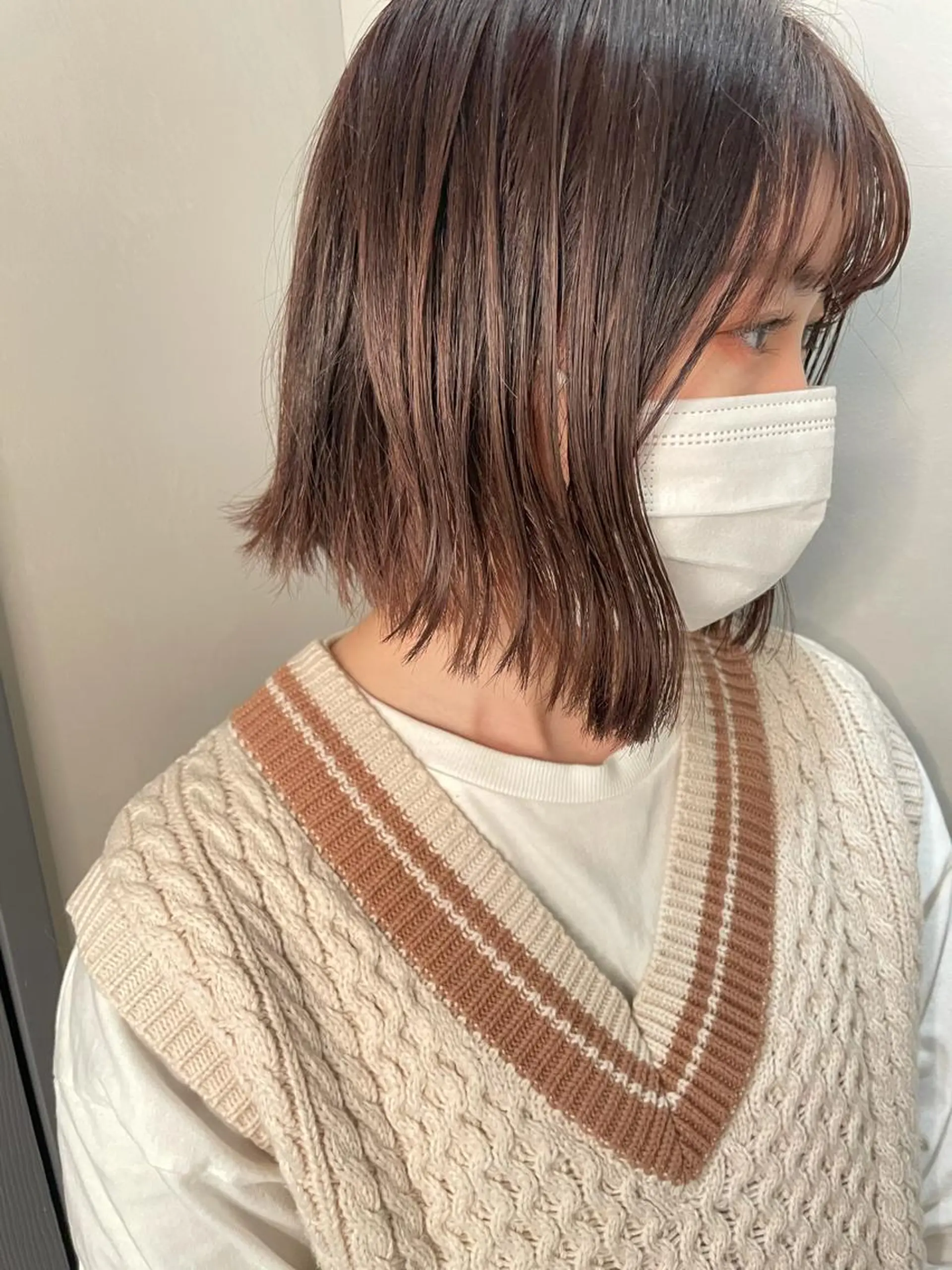 ミディアム カラー レイヤー　べージュ 白石研太のヘアスタイル