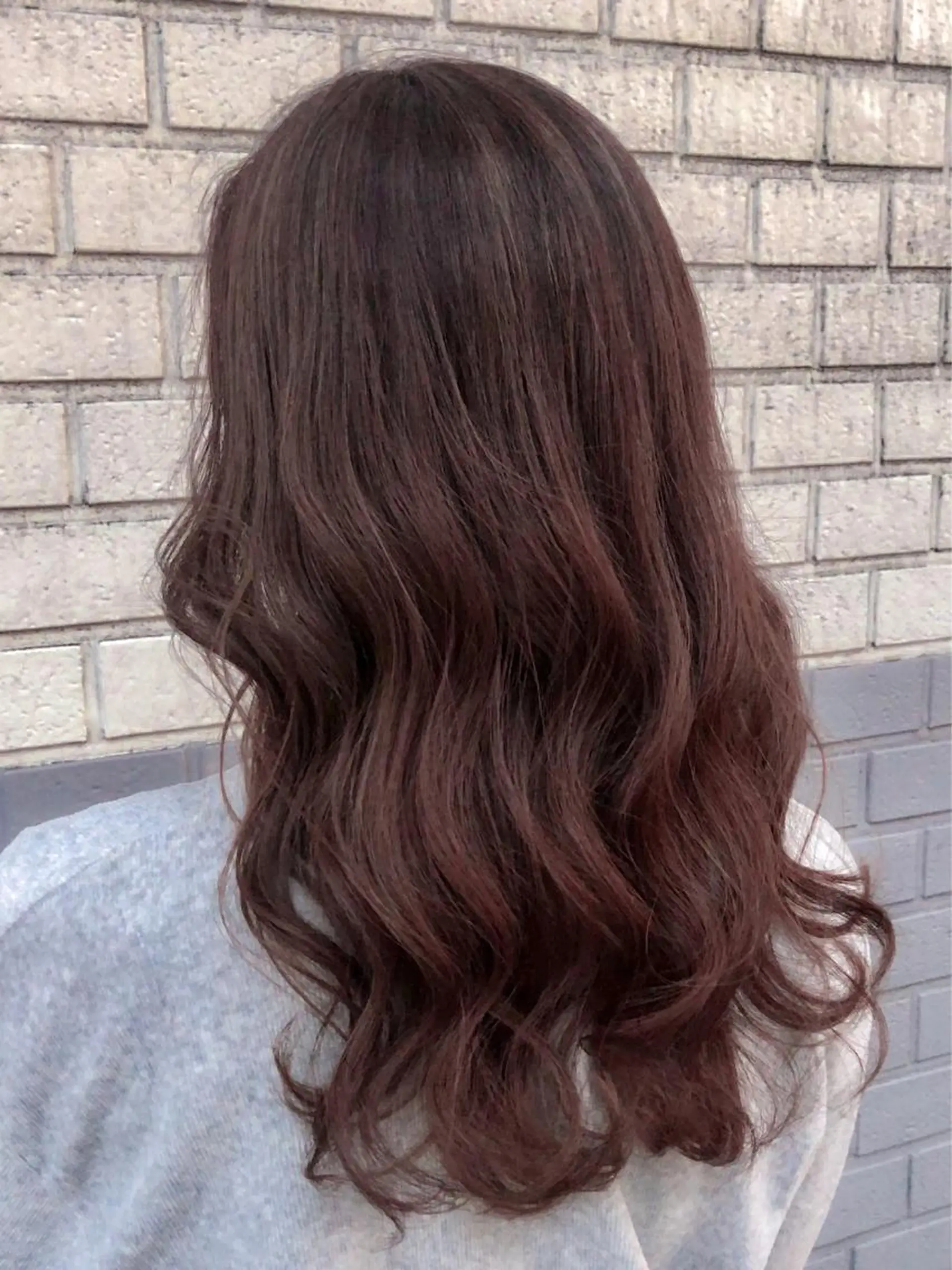 ロング カラー ブラウンカラー ピンクカラー ピンクブラウン カット ヘアカラー トリートメント 関 彩花のヘアスタイル