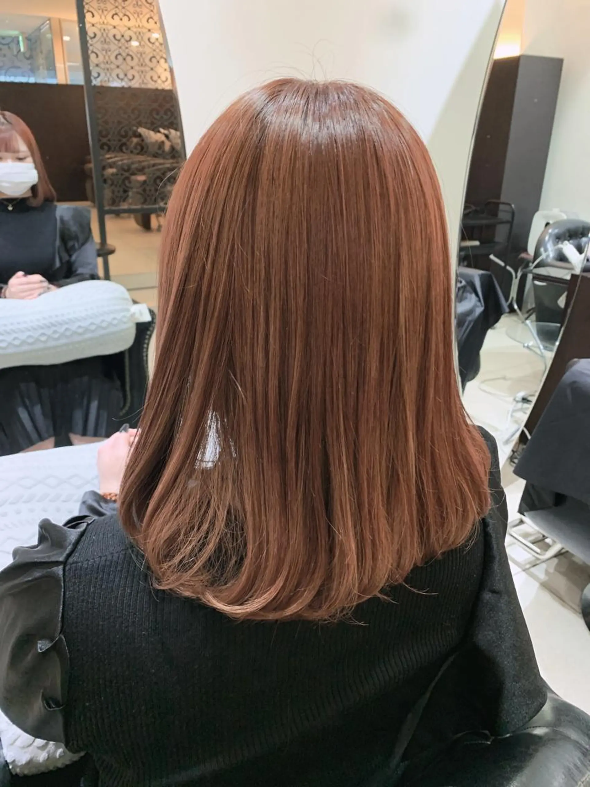 セミロング カット ヘアカラー 吉本 yoshimotoのヘアスタイル