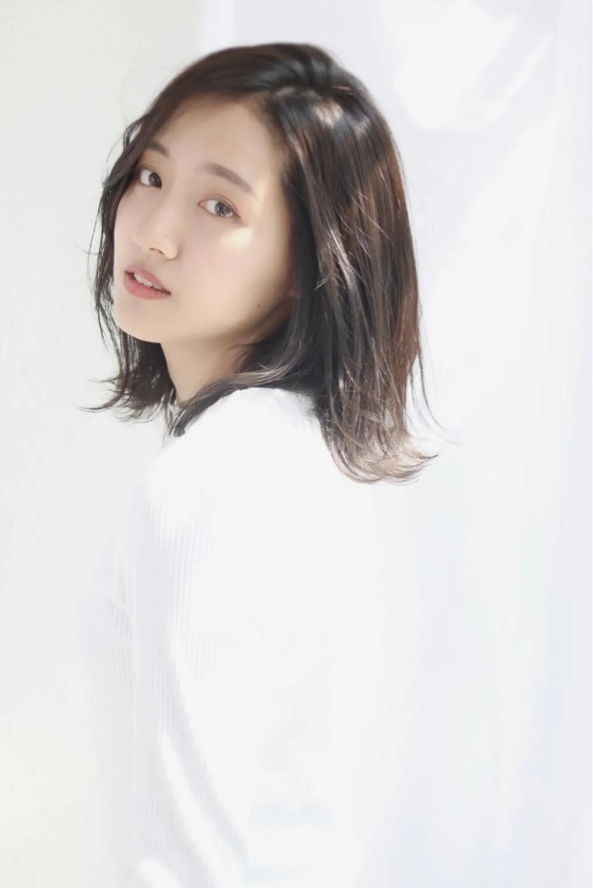 ミディアム カラー 日高 香織のヘアスタイル