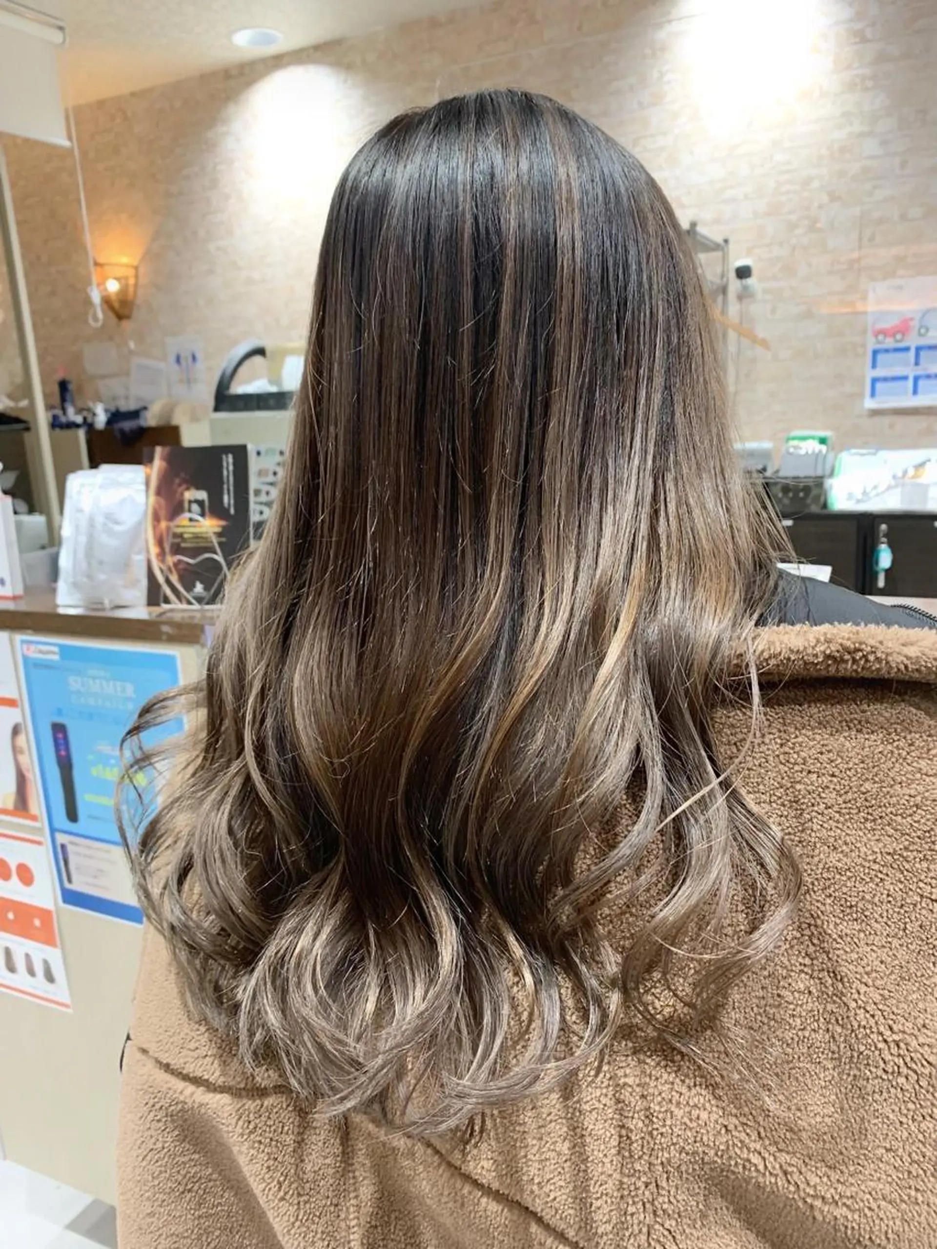 ロング カラー 近藤千翔🩵 髪質改善Periodのエステ・リラクイメージ