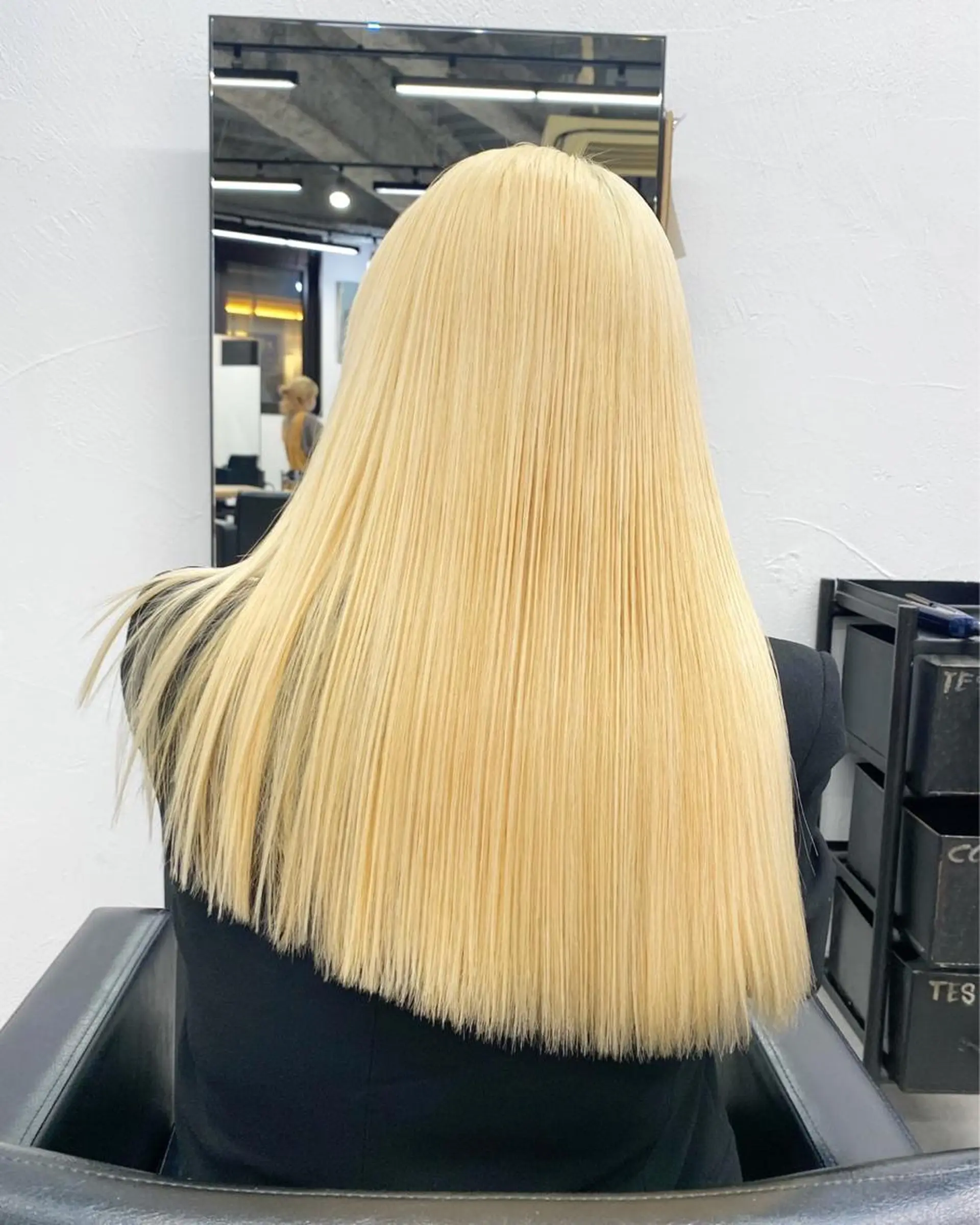 ロング カラー 抜きっぱなしブロンド ハイトーンカラー 🧸艶々韓国ヘア 🧁mizunaのヘアスタイル