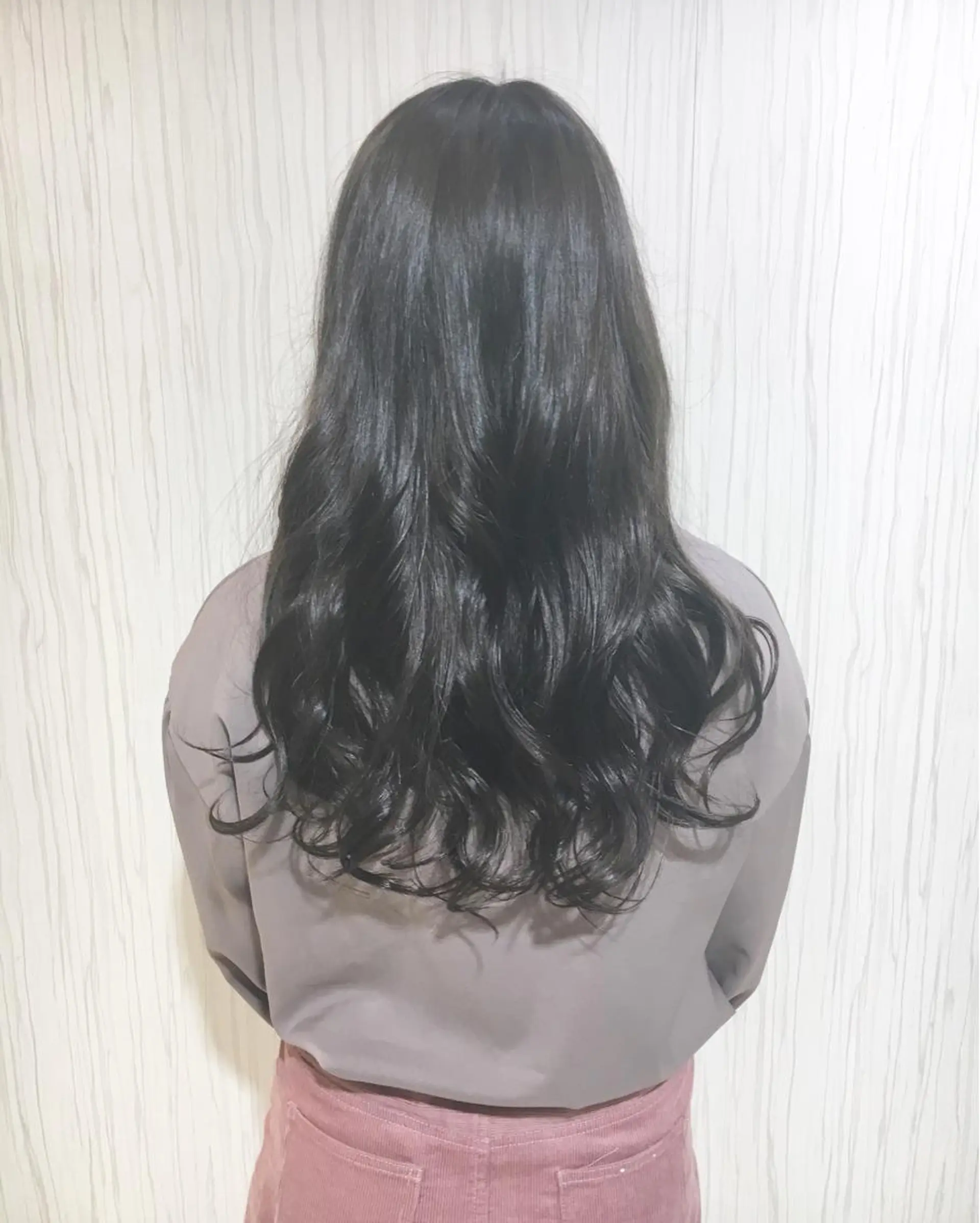 ミディアム セミロング ロング カラー パーマ ヘアアレンジ ダークグレー ✨艶髪✨透明感✨ 山内大樹のヘアスタイル