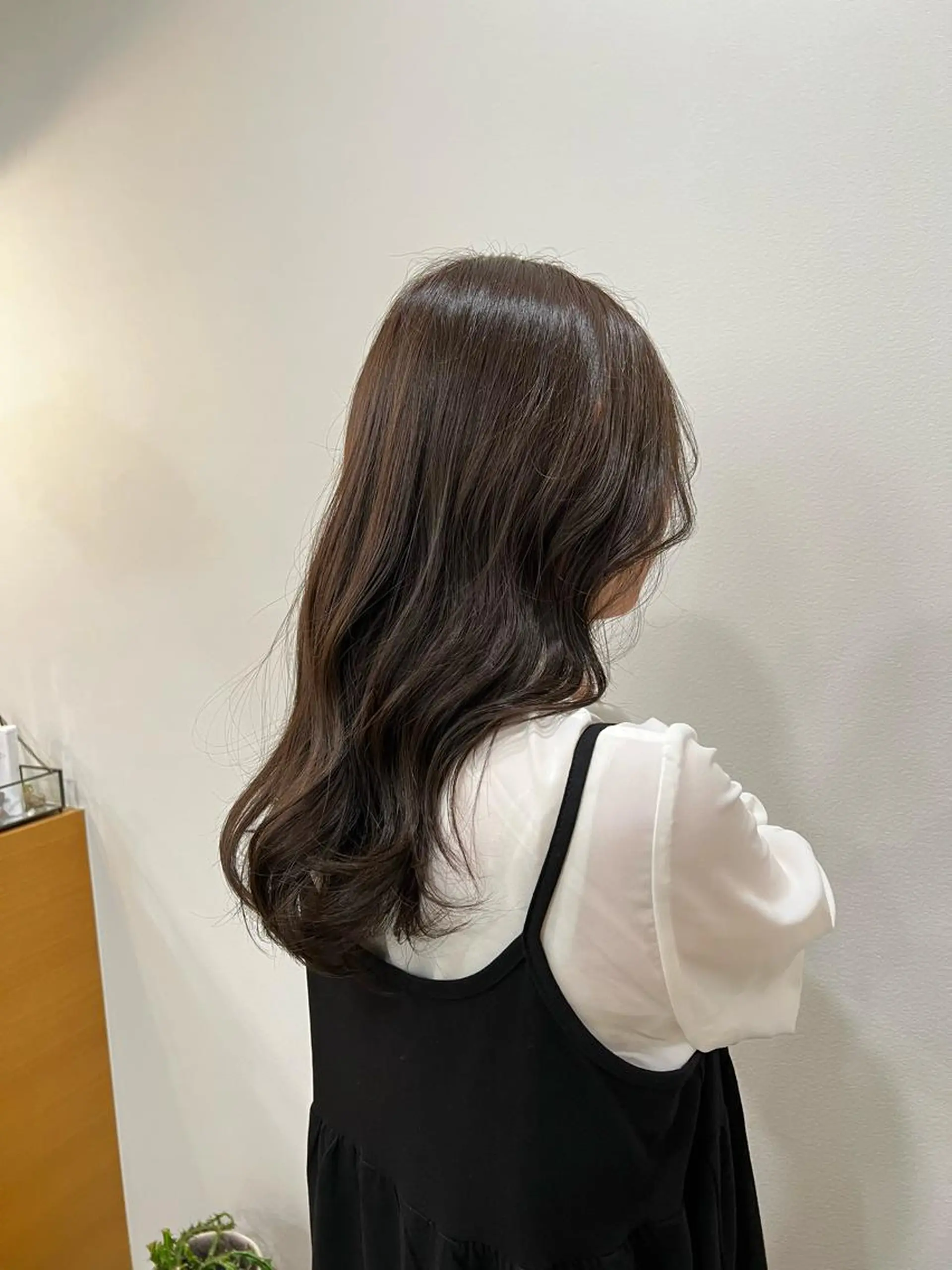 ロング カラー 透明感カラー カット ヘアカラー トリートメント 今田 飛奈のヘアスタイル