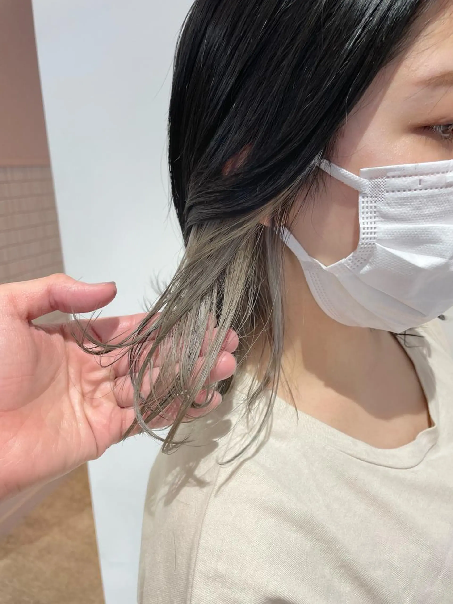 ミディアム カラー アッシュ バレイヤージュ ベージュカラー ブリーチ ブルーカラー 新宿御苑前/新宿 Ryuseiのヘアスタイル
