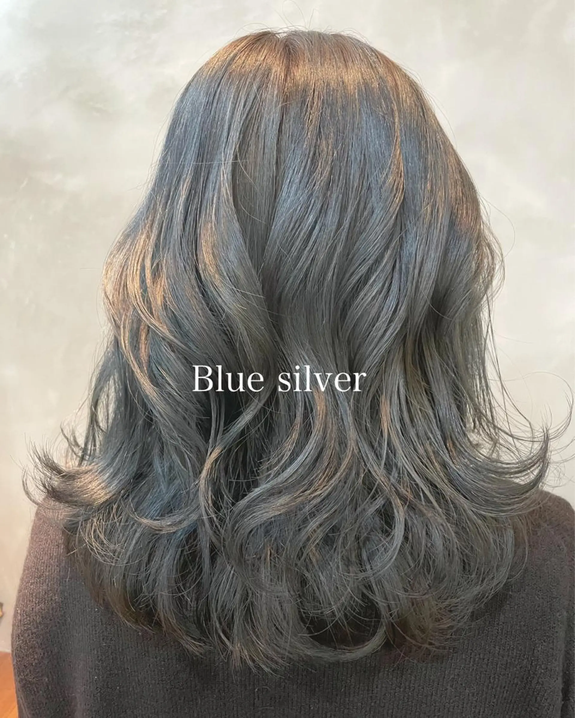 セミロング カラー ブルーカラー シルバー sugino katsuyaのヘアスタイル