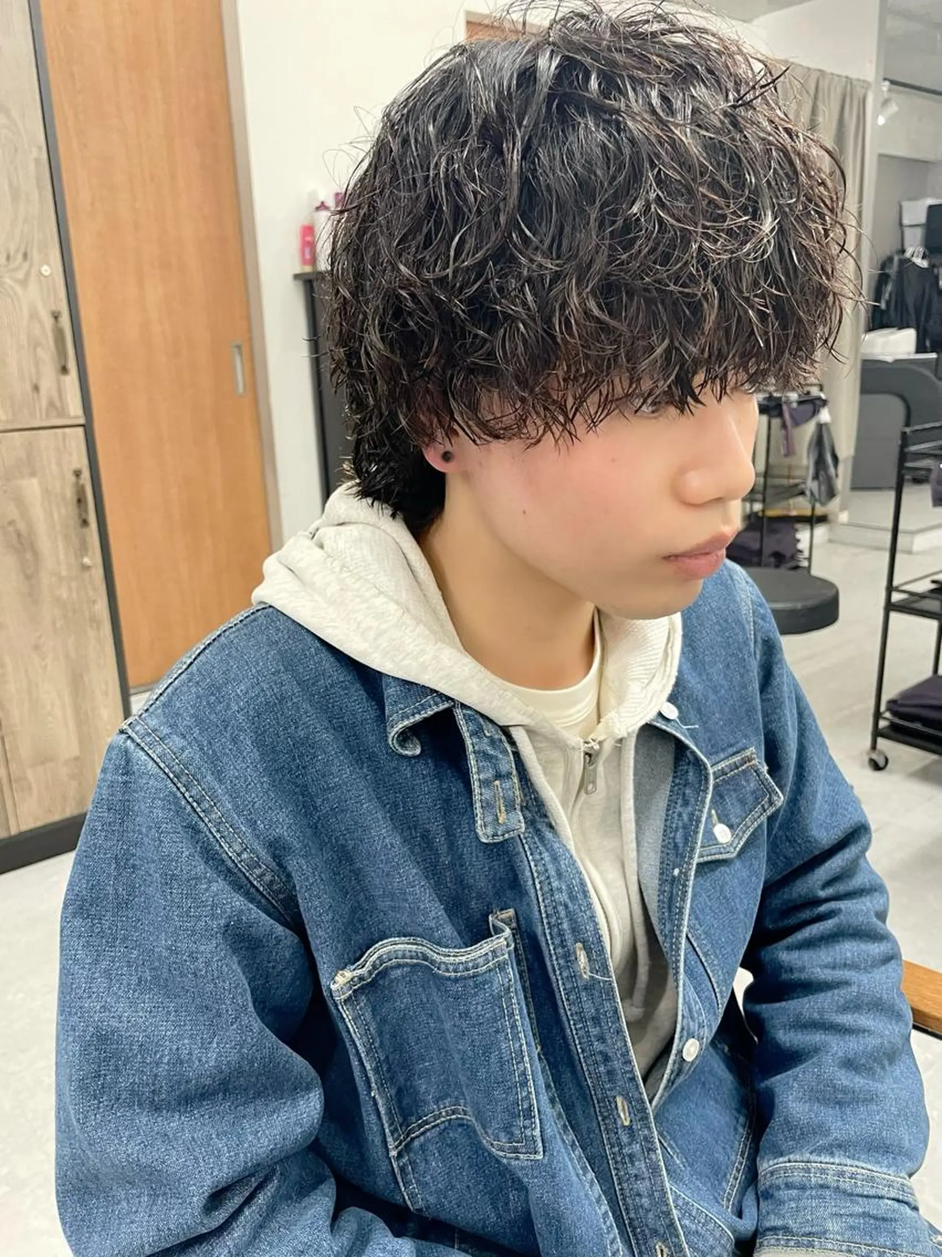 ミディアム パーマ メンズ カット パーマ トリートメント メンズ似合わせ🪞 副店長 kotoriのヘアスタイル