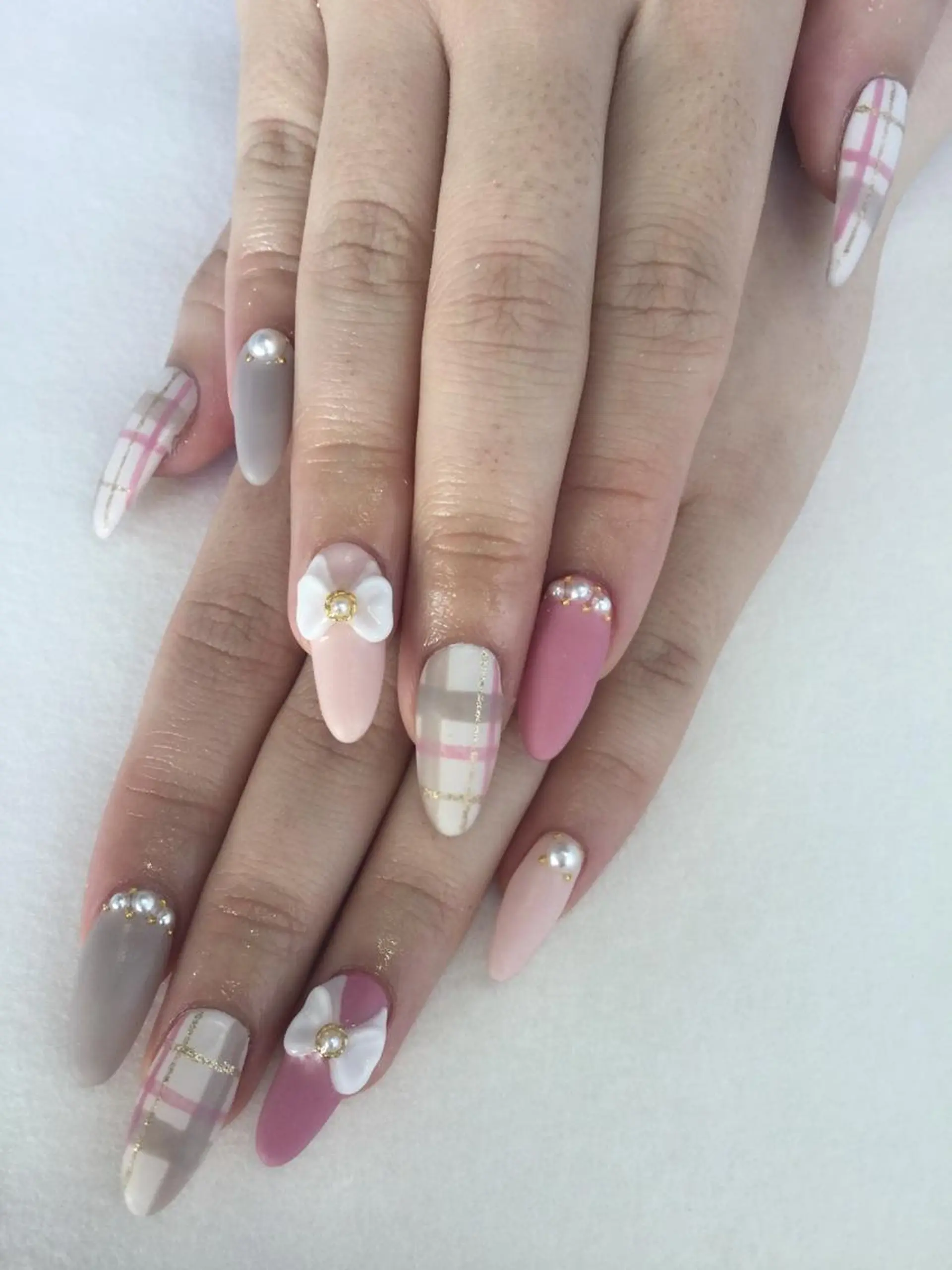 ネイル 💎🐰 saki. m 🐰💎のネイルデザイン