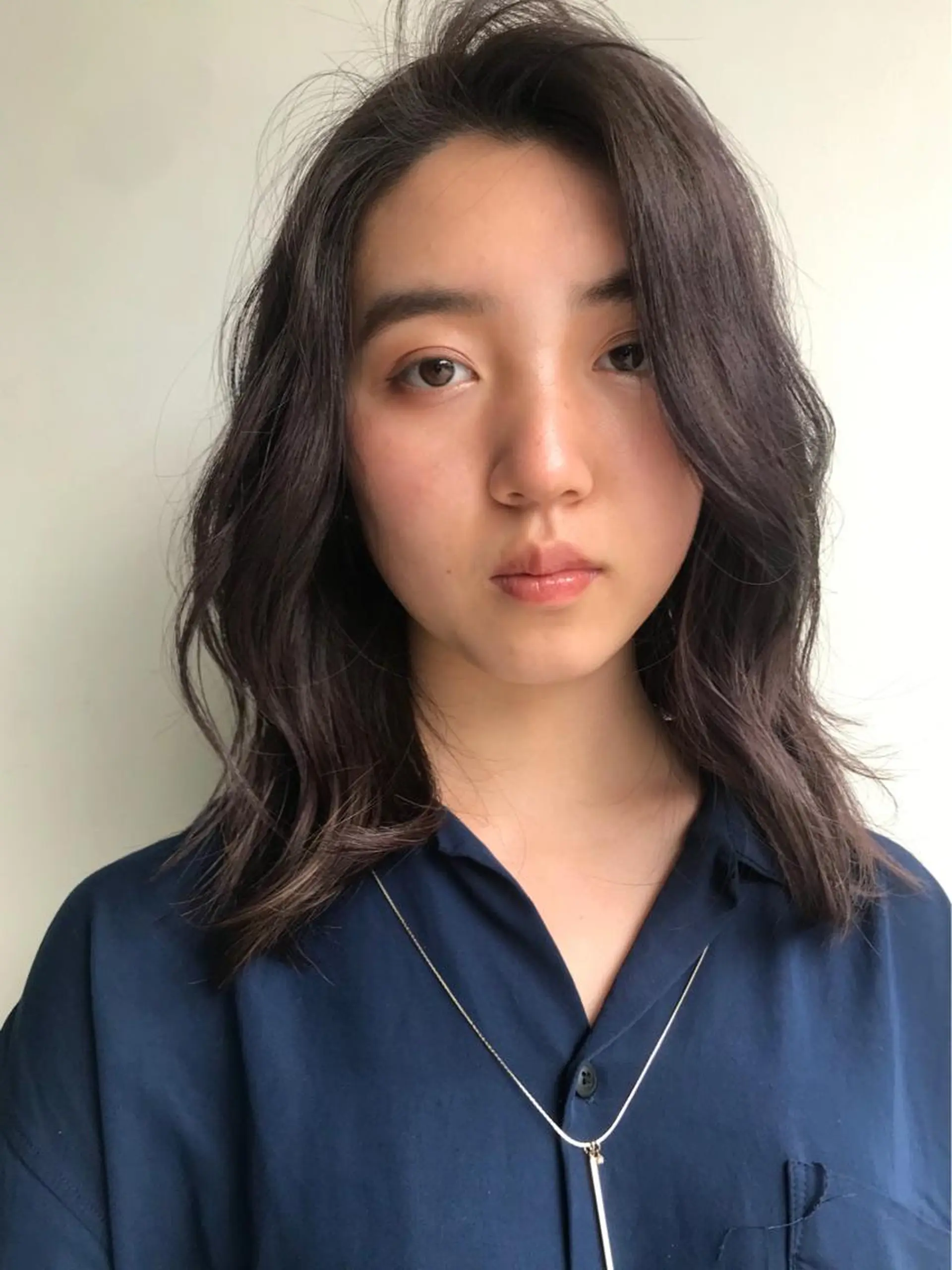 セミロング カラー アッシュ ベージュカラー 透明感カラー イルミナカラー オリーブベージュ 🍃YURI 🍃のヘアスタイル