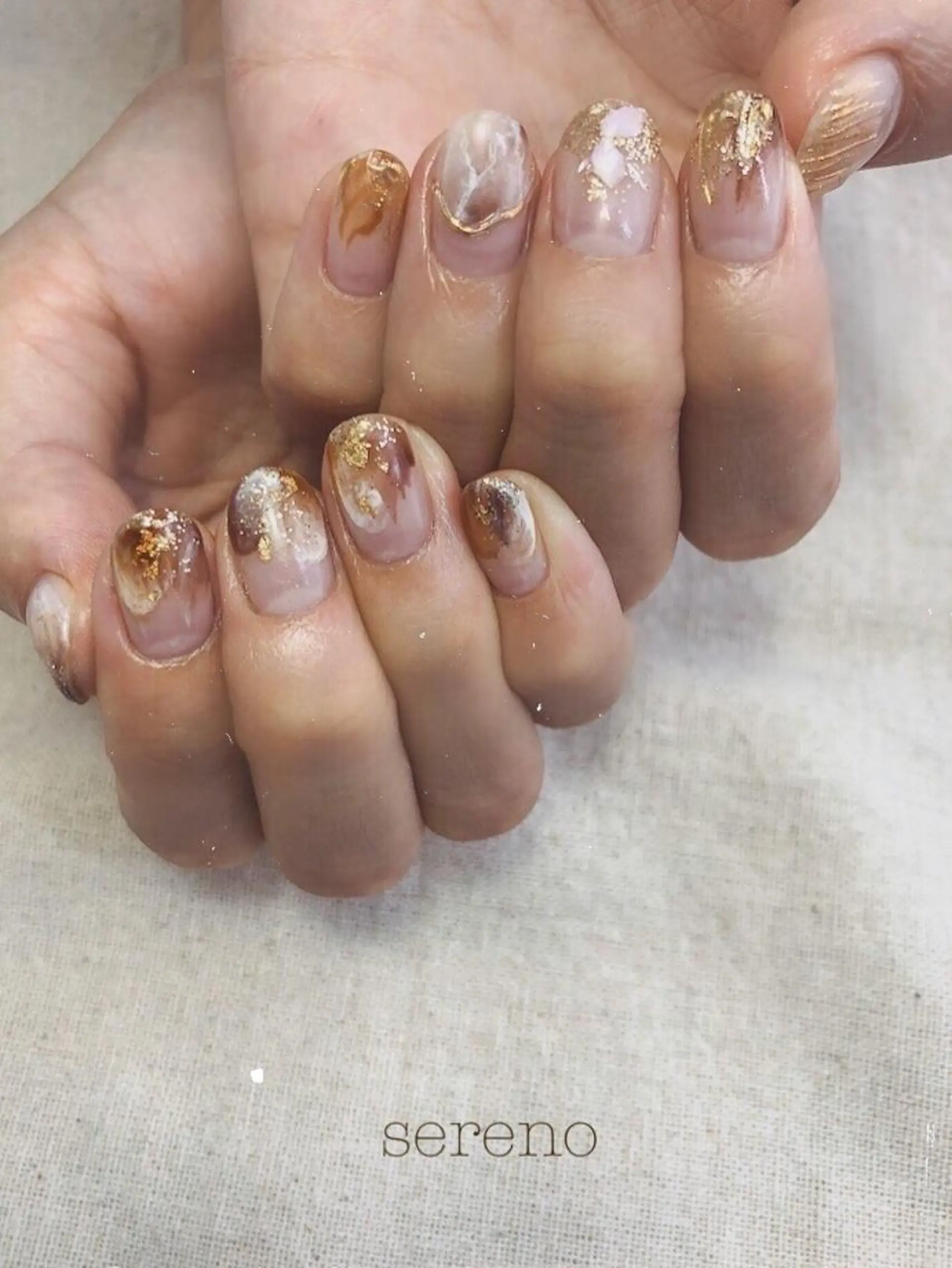 ネイル クリアネイル ジェルネイル ニュアンスネイル ショートネイル 夏ネイル 【骨格診断📝 最強似合わせ眉✨】のエステ・リラクイメージ